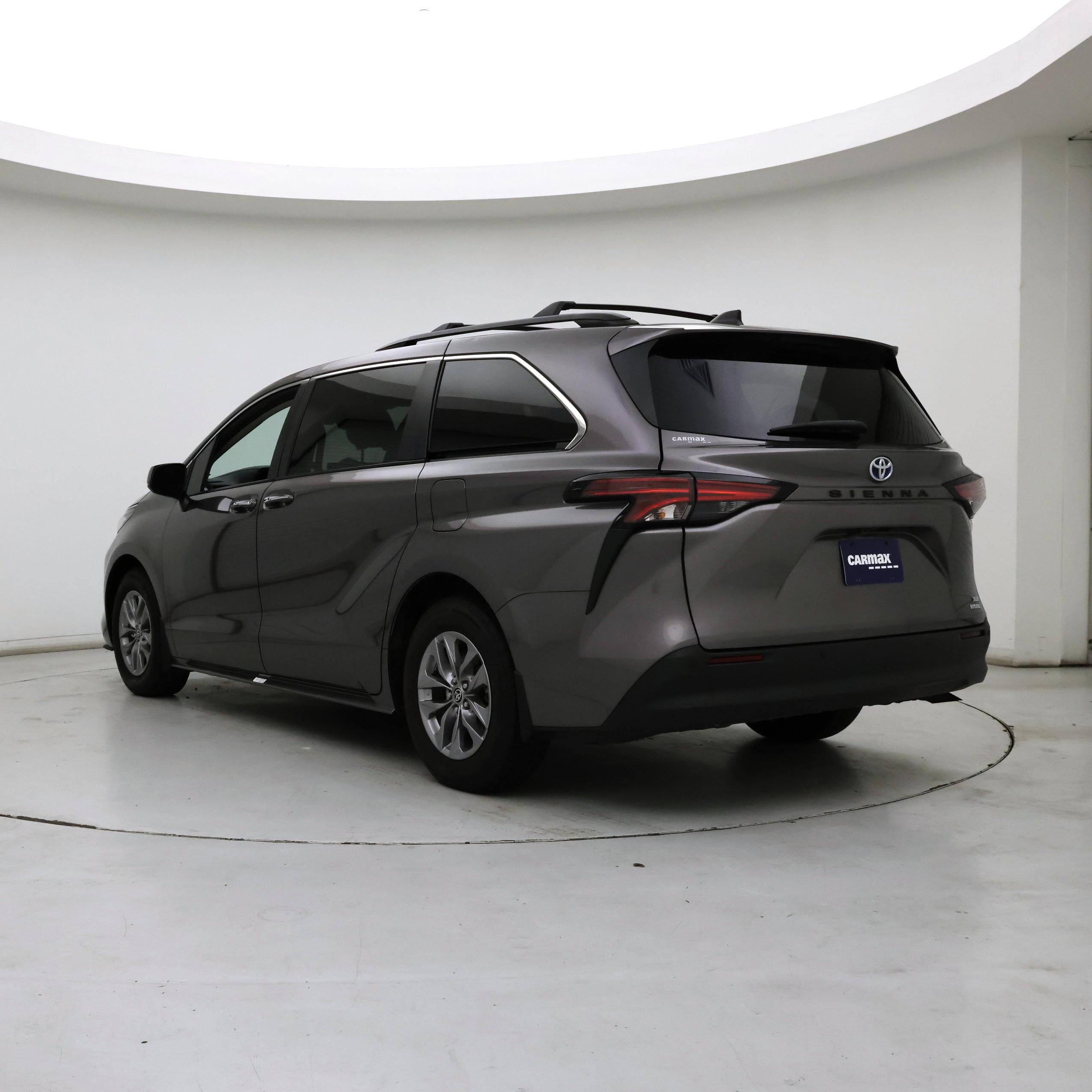 Thumbnail: 2022 Toyota Sienna - 2