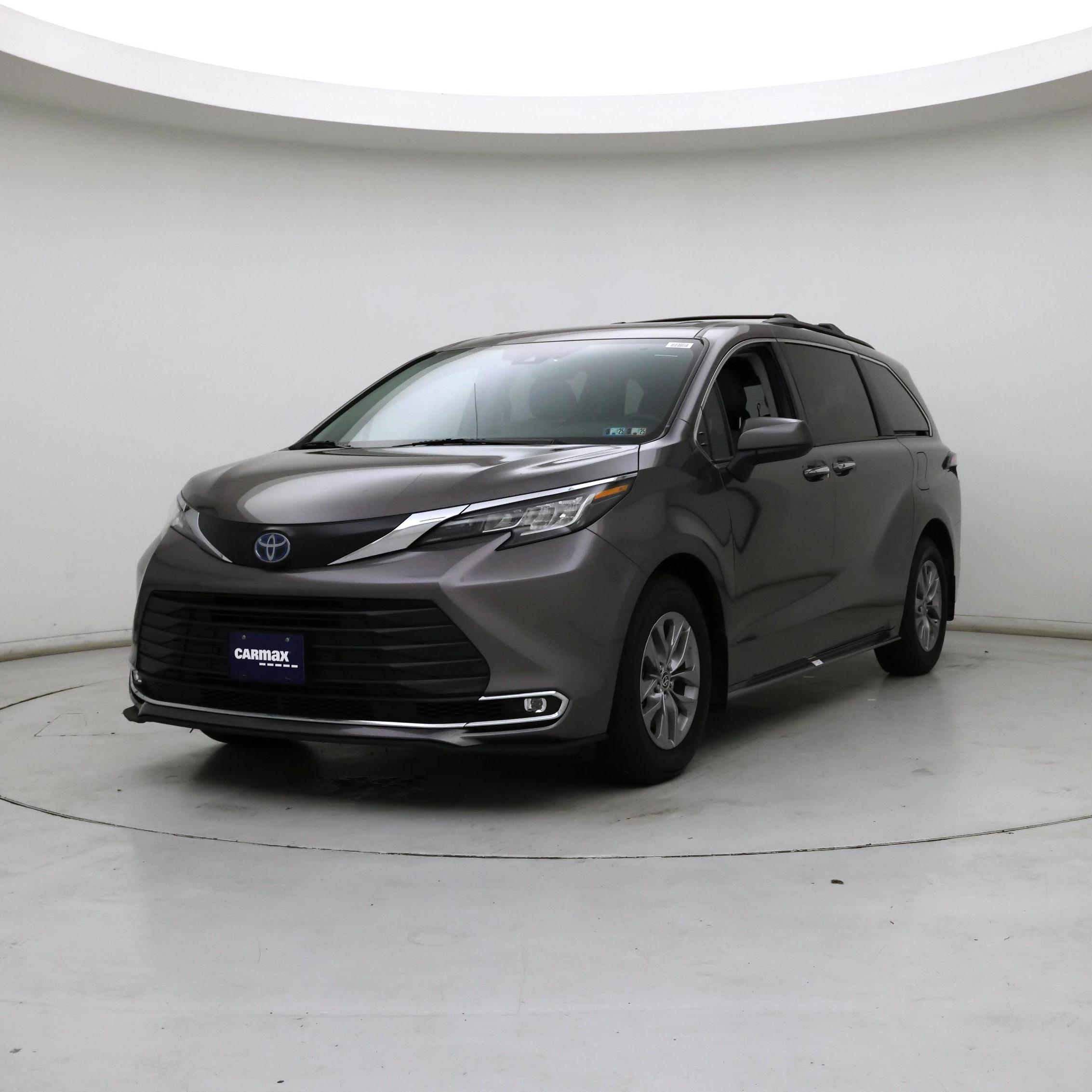 Thumbnail: 2022 Toyota Sienna - 4