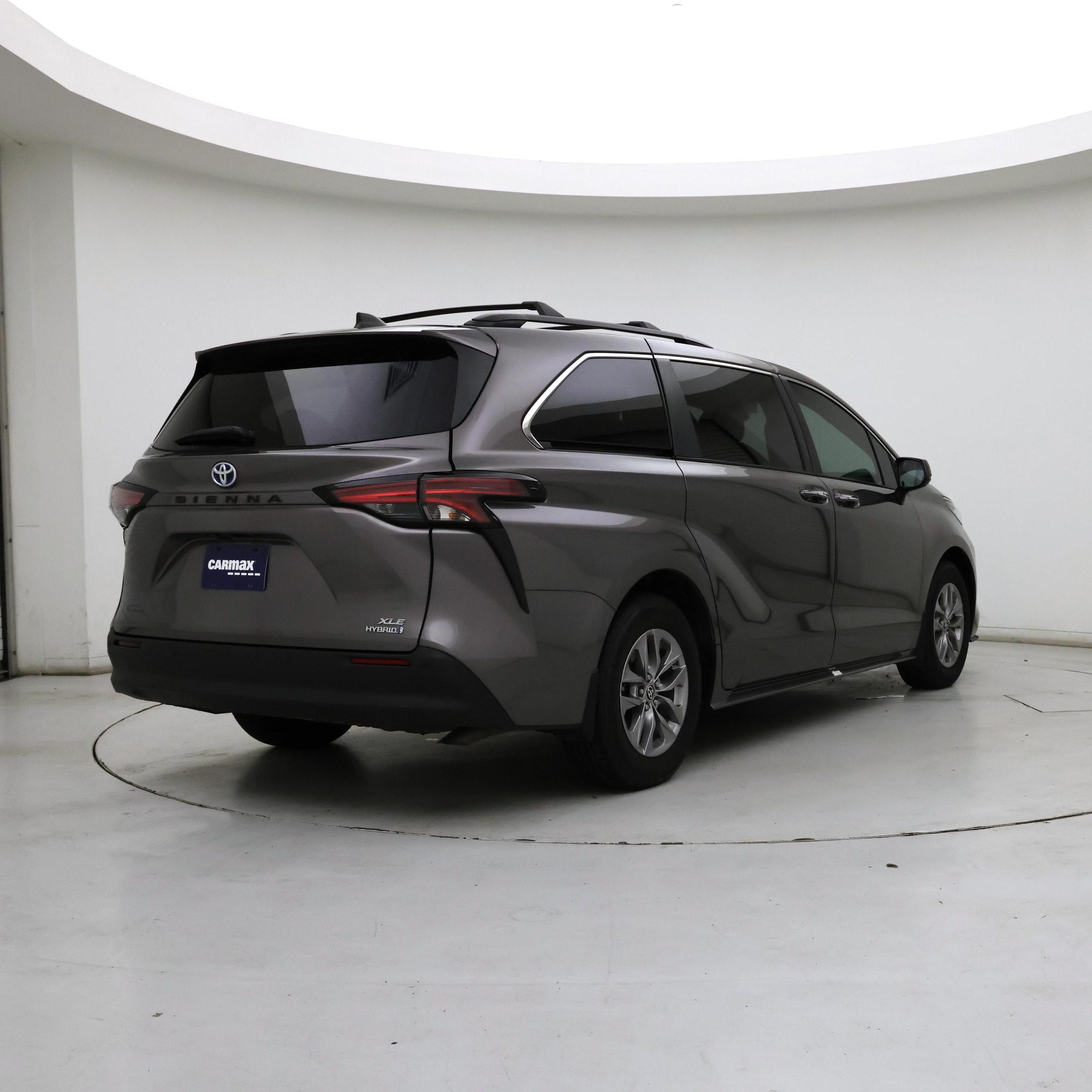 Thumbnail: 2022 Toyota Sienna - 8