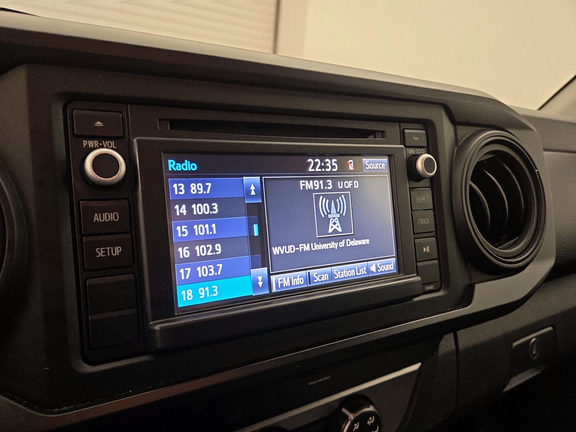 Thumbnail: 2019 Toyota Tacoma - 15