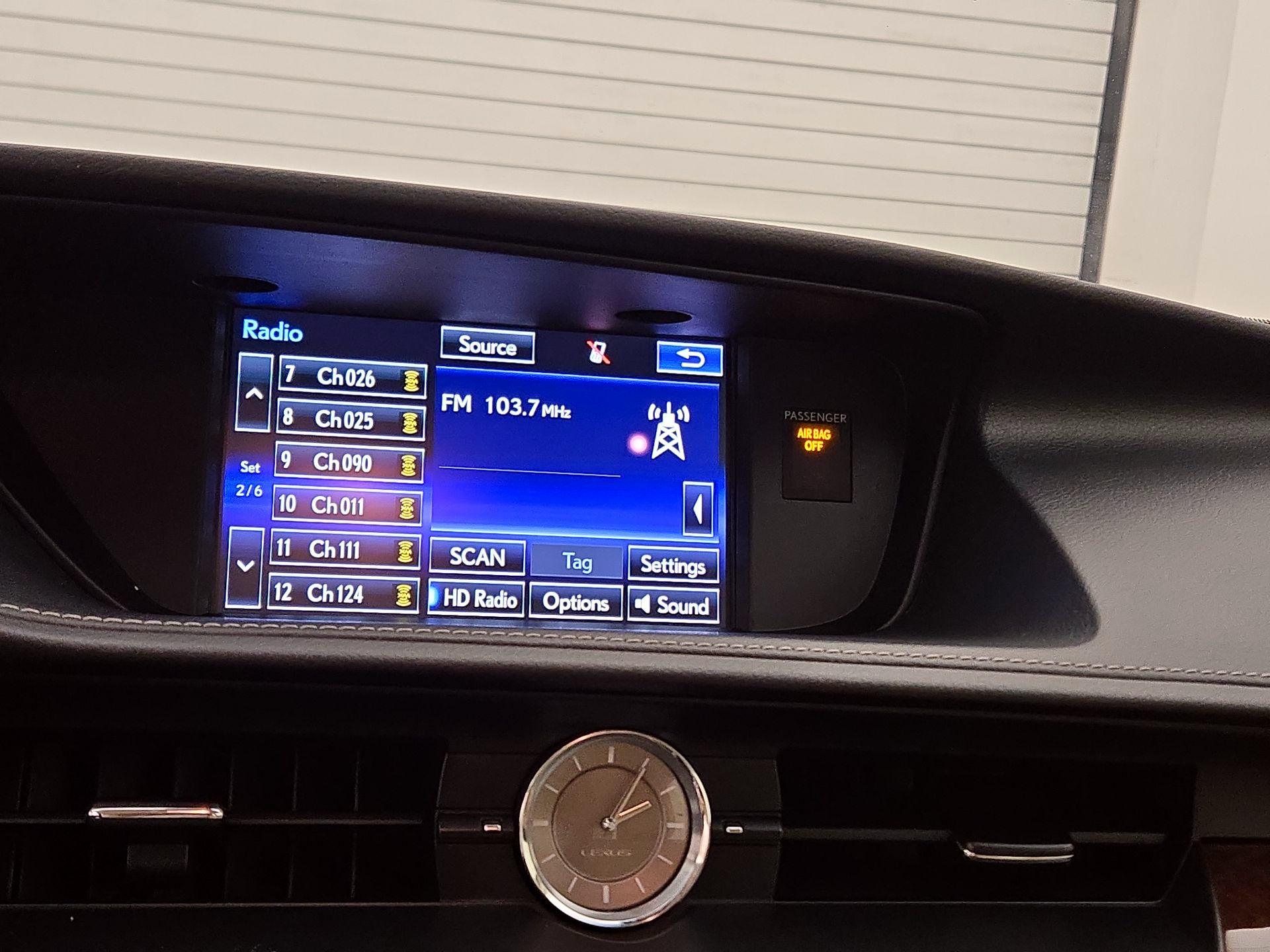 Thumbnail: 2015 Lexus ES - 14