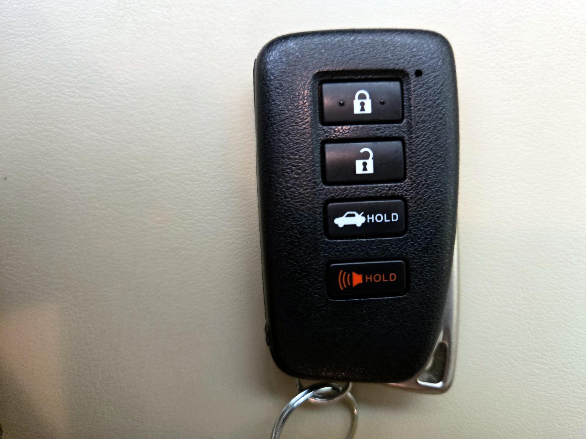 Thumbnail: 2015 Lexus ES - 20