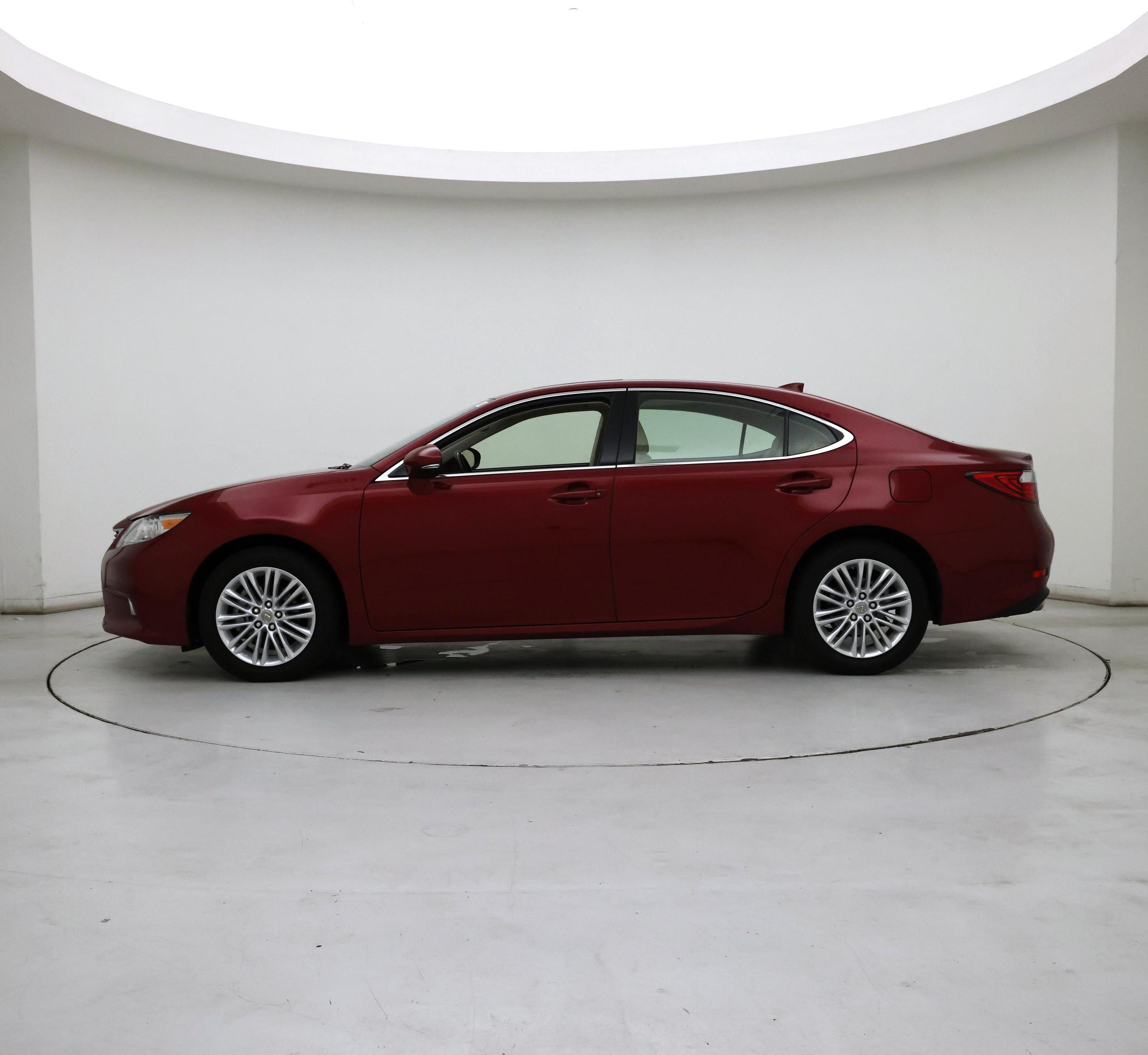 Thumbnail: 2015 Lexus ES - 3