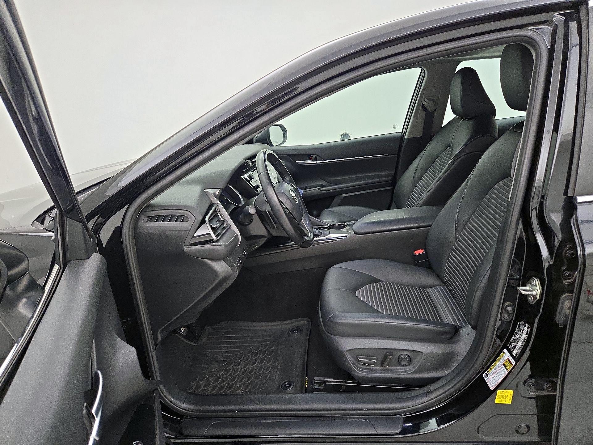 Thumbnail: 2019 Toyota Camry - 11