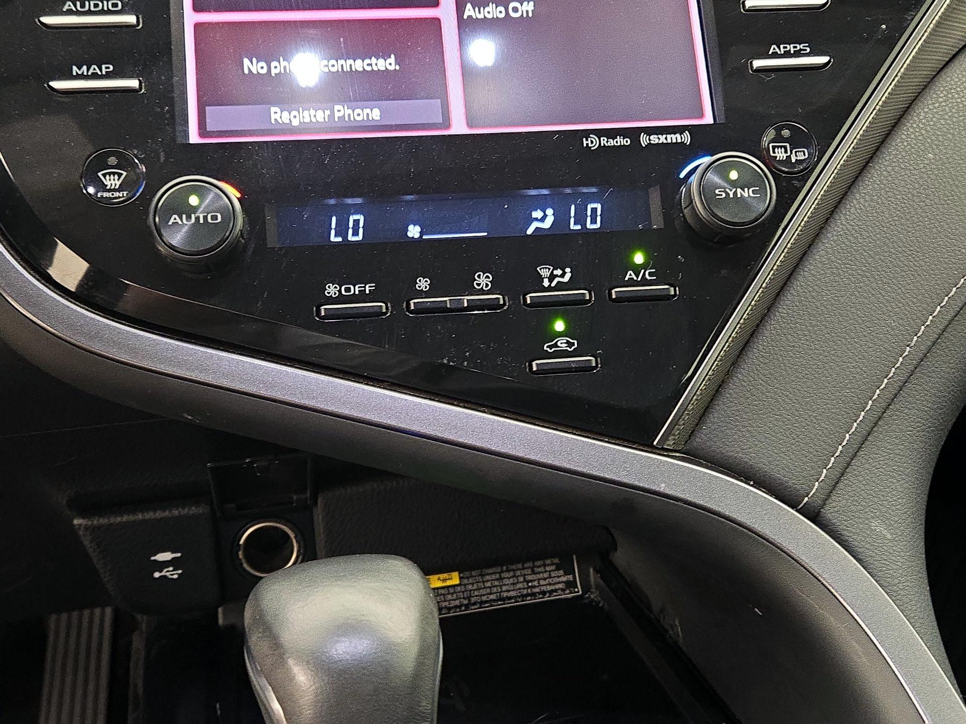 Thumbnail: 2019 Toyota Camry - 16