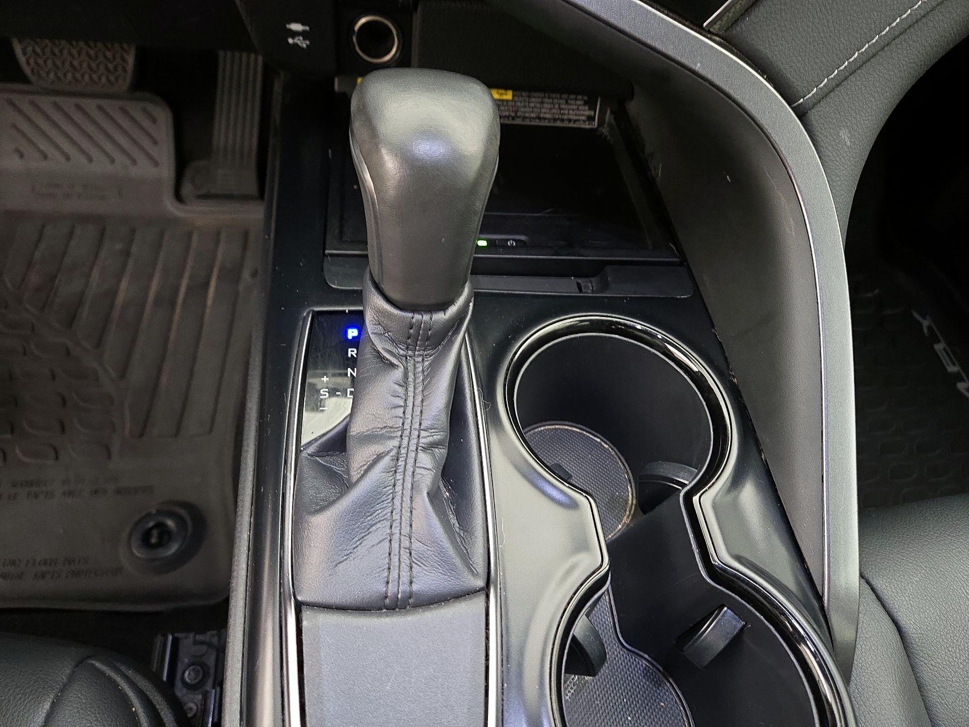 Thumbnail: 2019 Toyota Camry - 17
