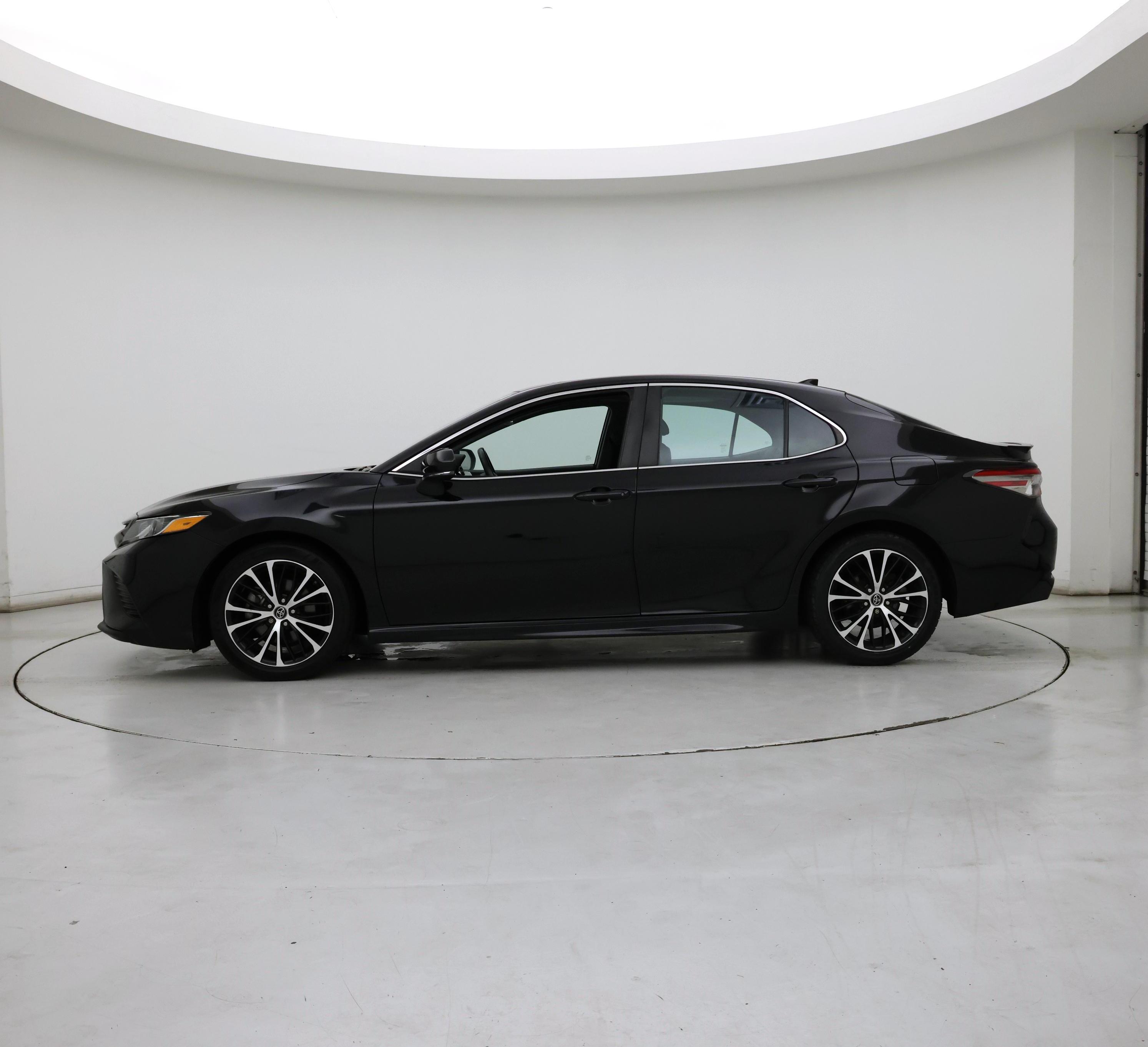 Thumbnail: 2019 Toyota Camry - 3