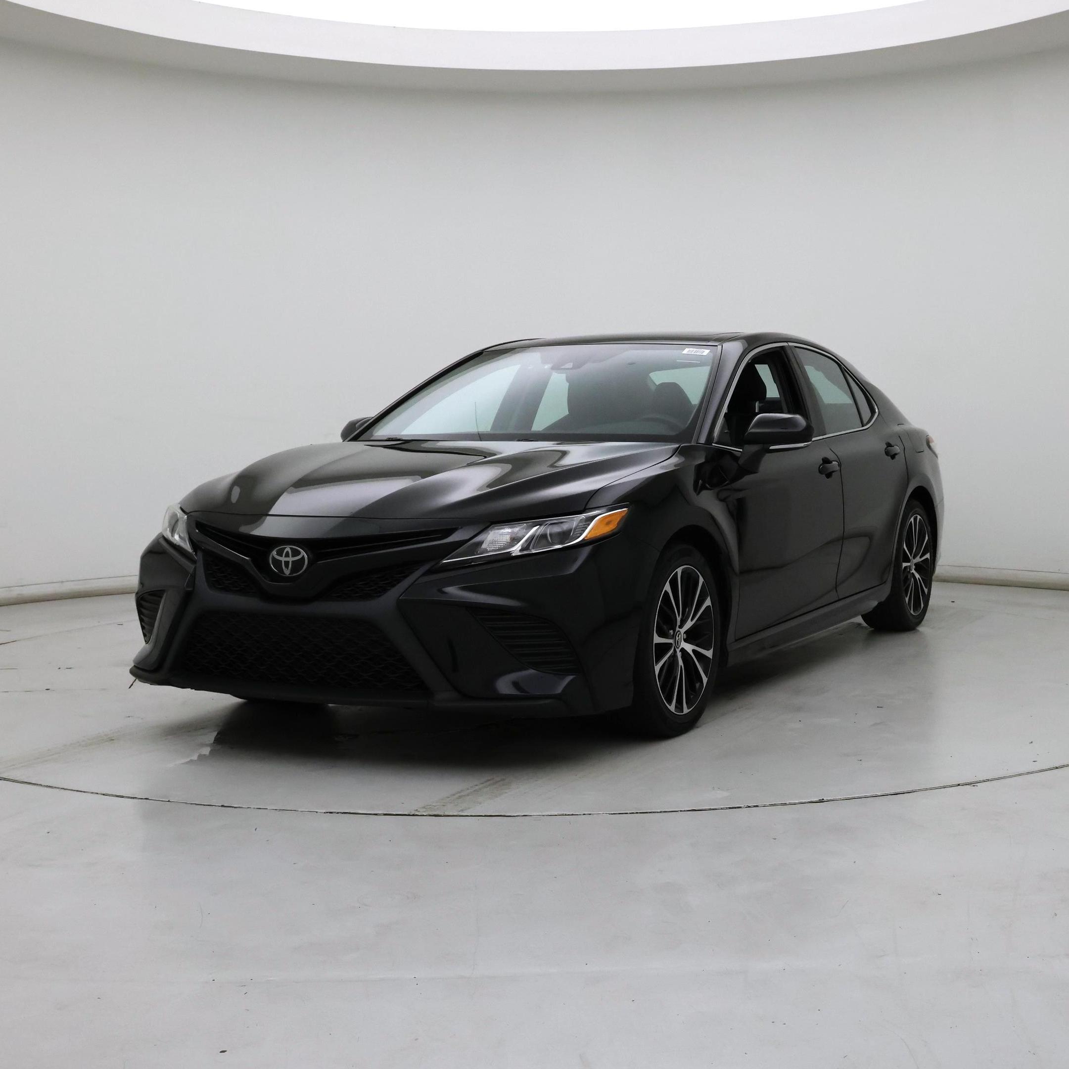 Thumbnail: 2019 Toyota Camry - 4