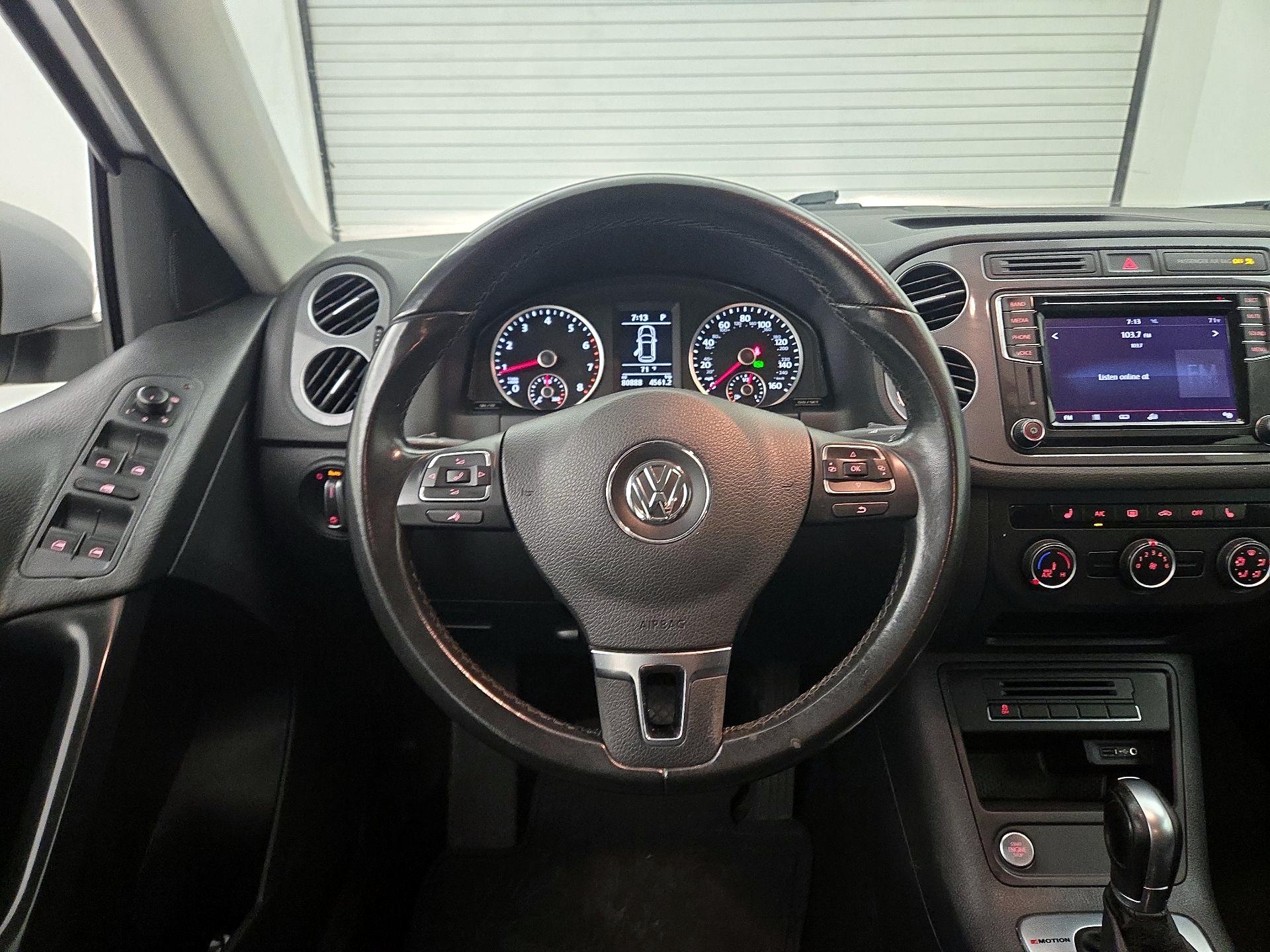 Thumbnail: 2017 Volkswagen Tiguan - 10