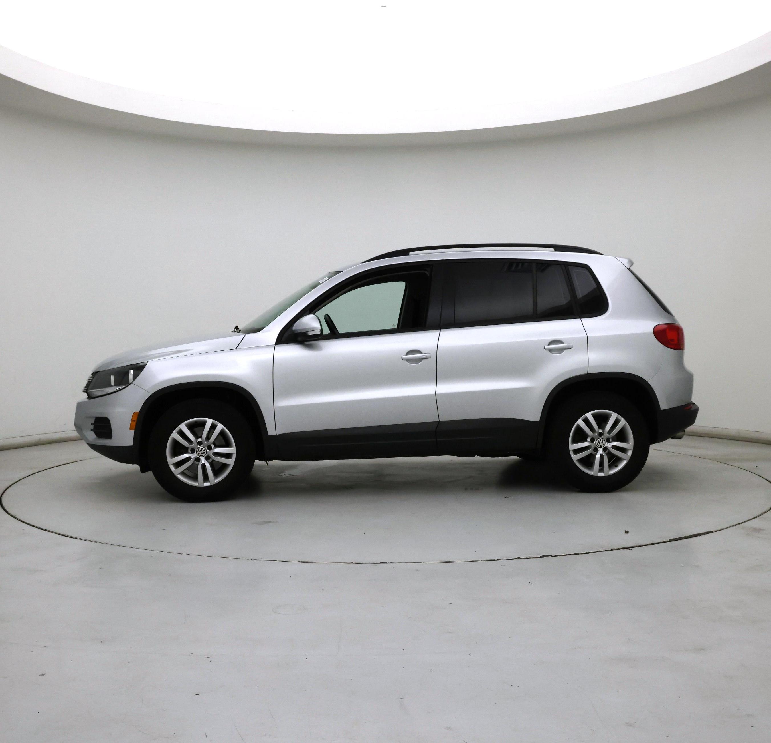 Thumbnail: 2017 Volkswagen Tiguan - 3