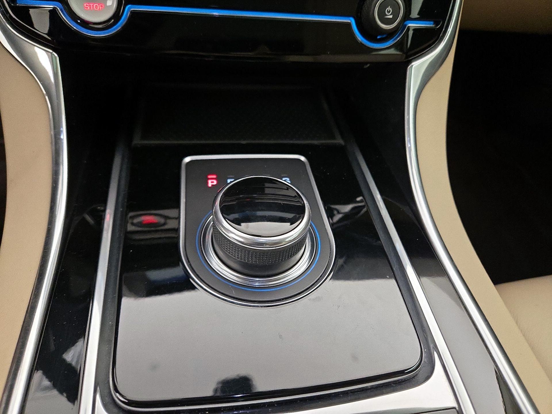 Thumbnail: 2017 Jaguar XE - 17