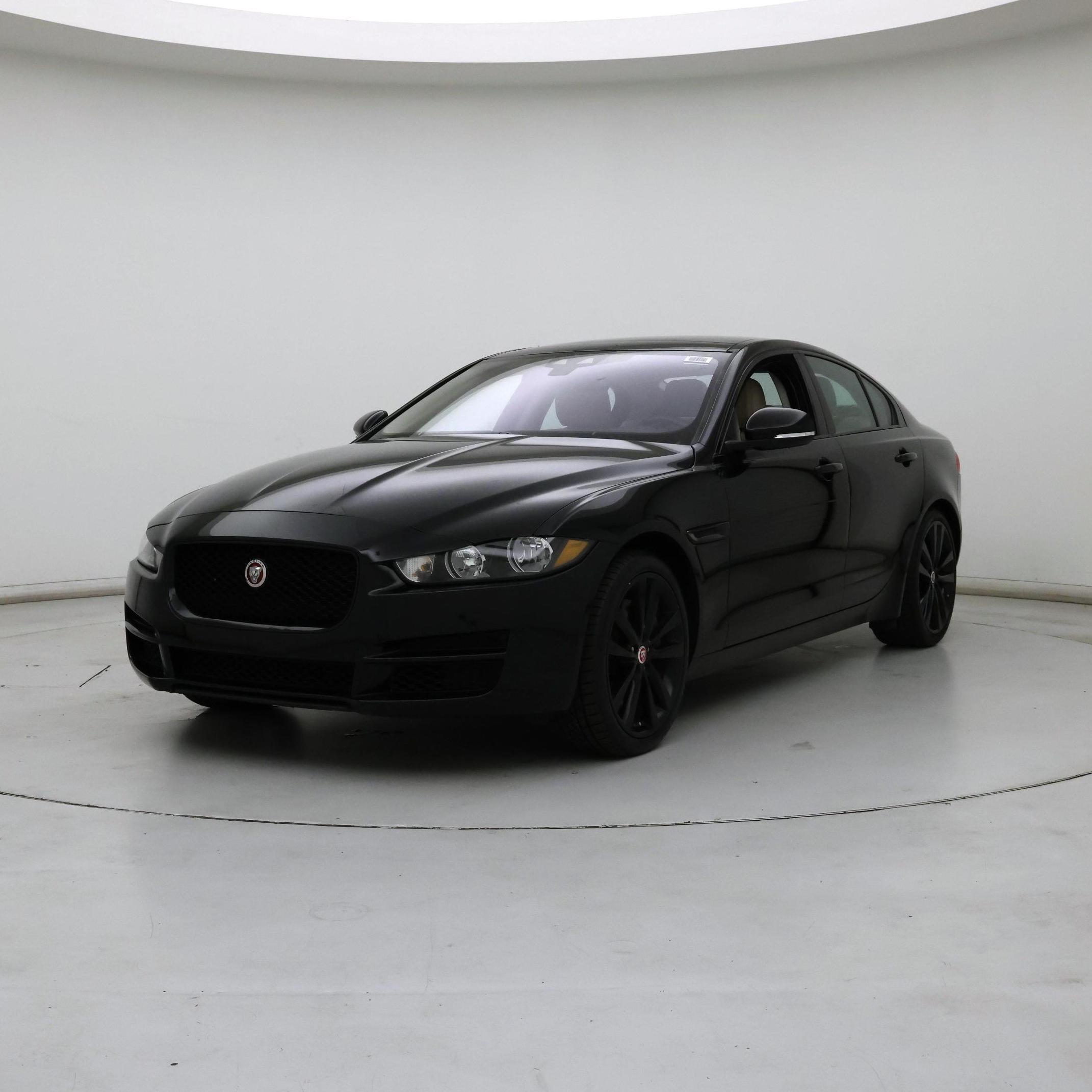 Thumbnail: 2017 Jaguar XE - 4
