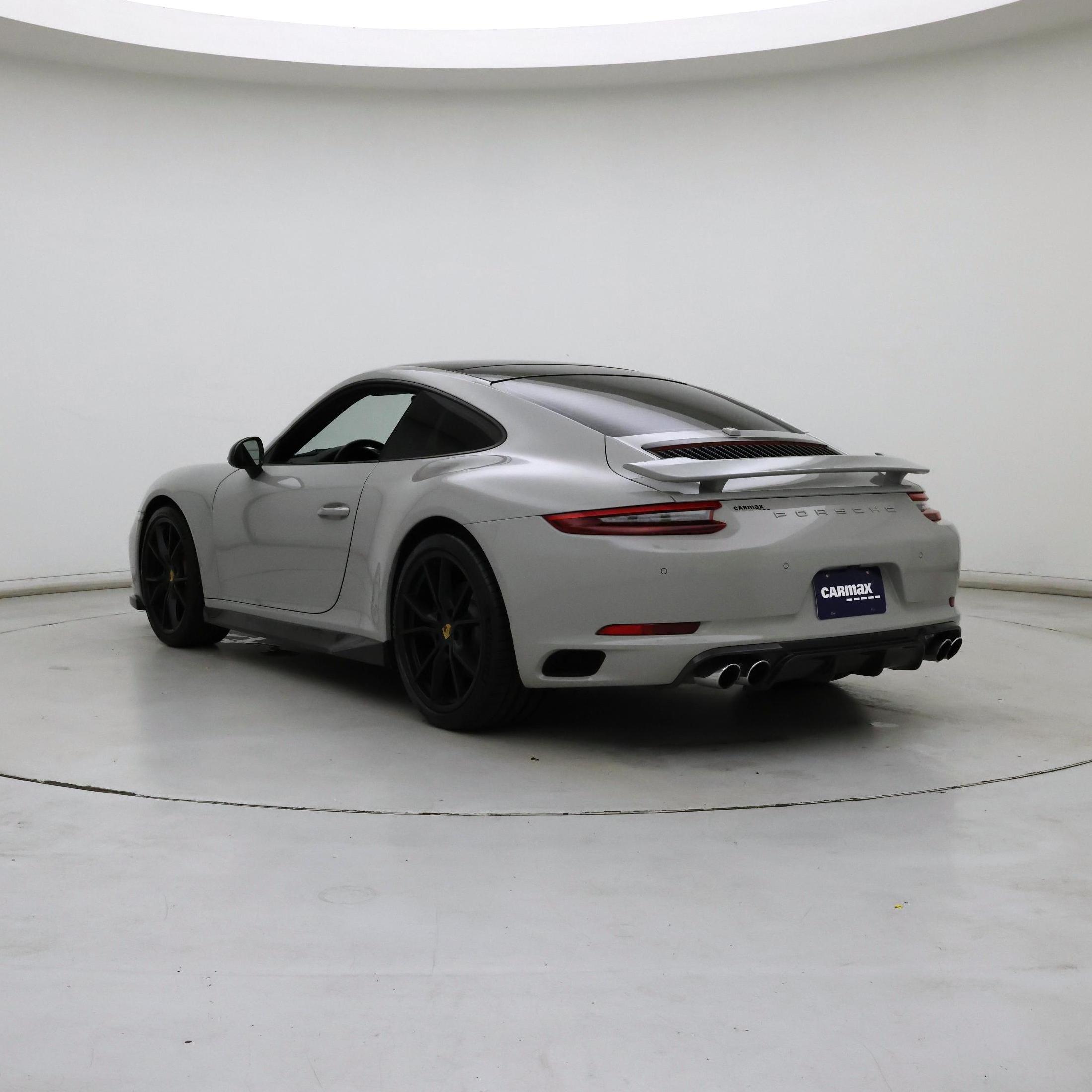 Thumbnail: 2018 Porsche 911 - 2