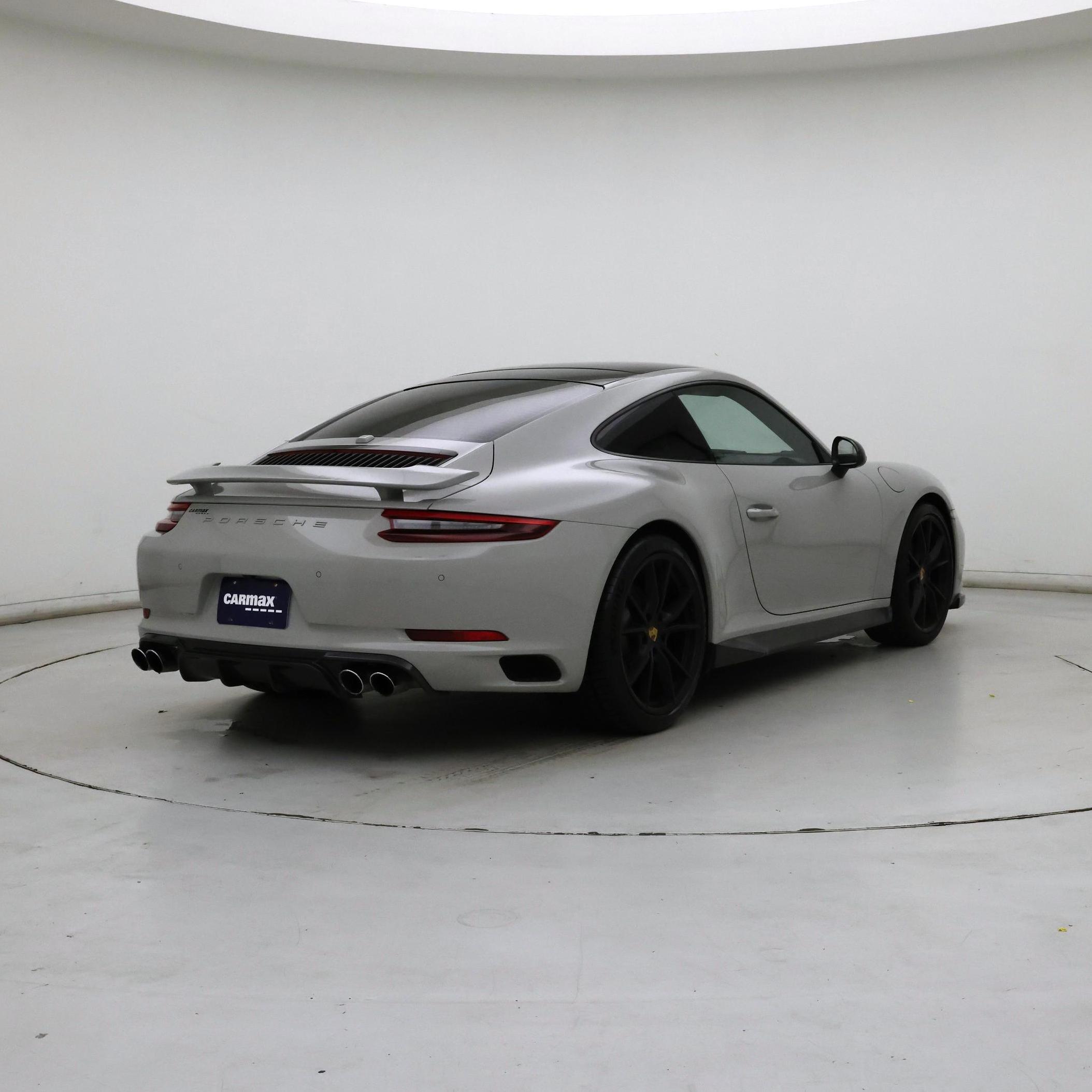 Thumbnail: 2018 Porsche 911 - 8