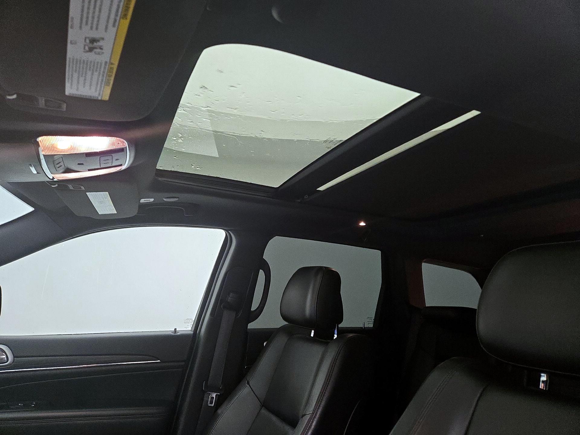 Thumbnail: 2021 Jeep Grand Cherokee - 20