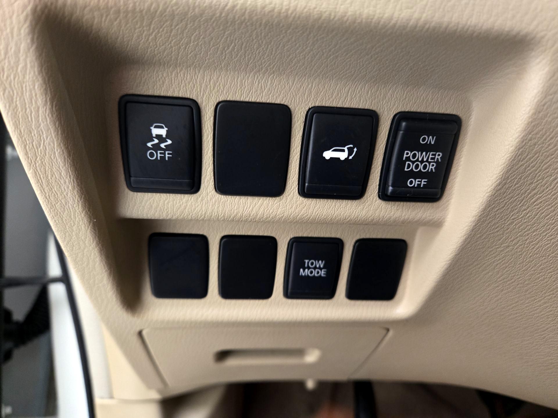 Thumbnail: 2013 Nissan Pathfinder - 13