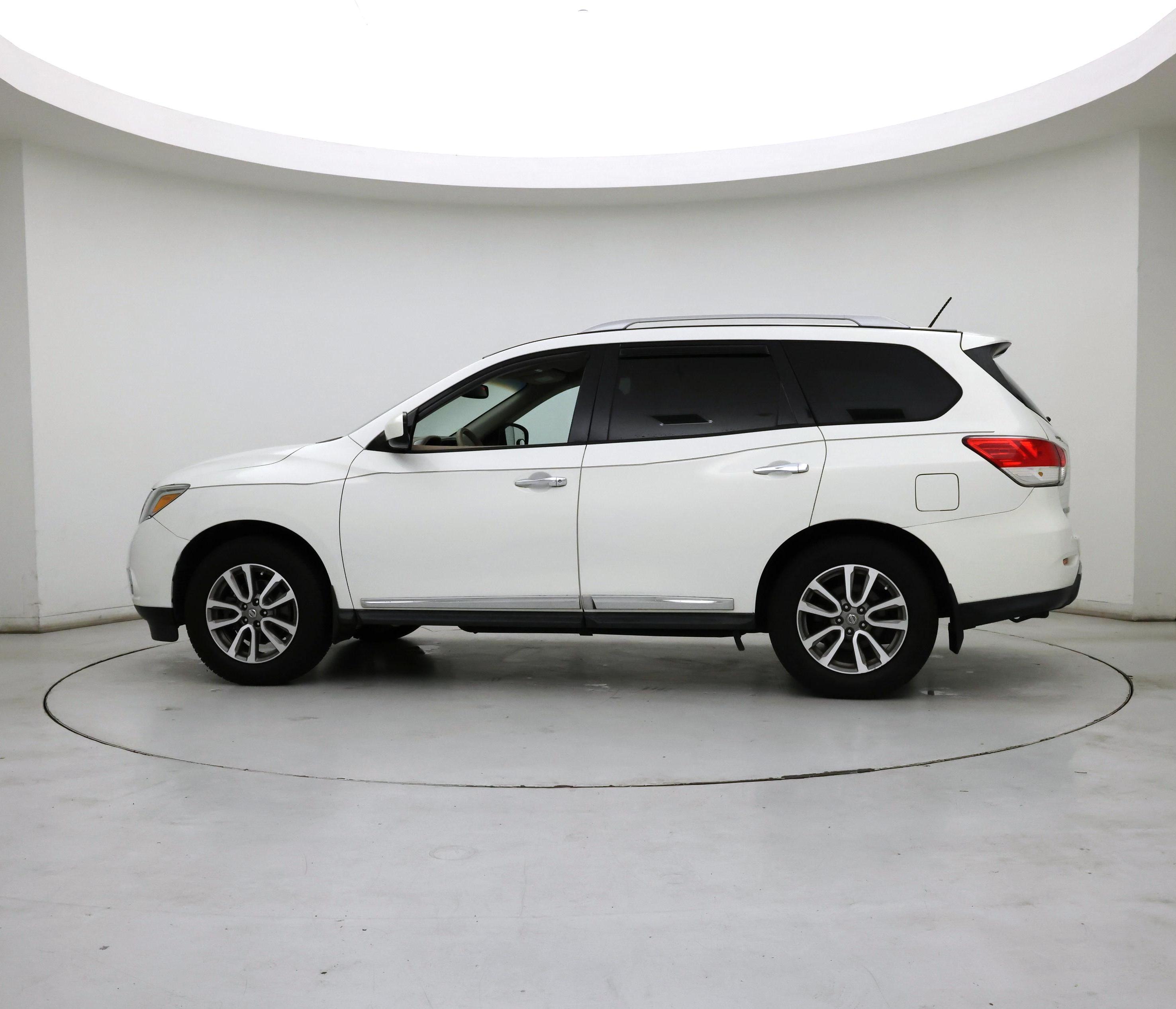 Thumbnail: 2013 Nissan Pathfinder - 3