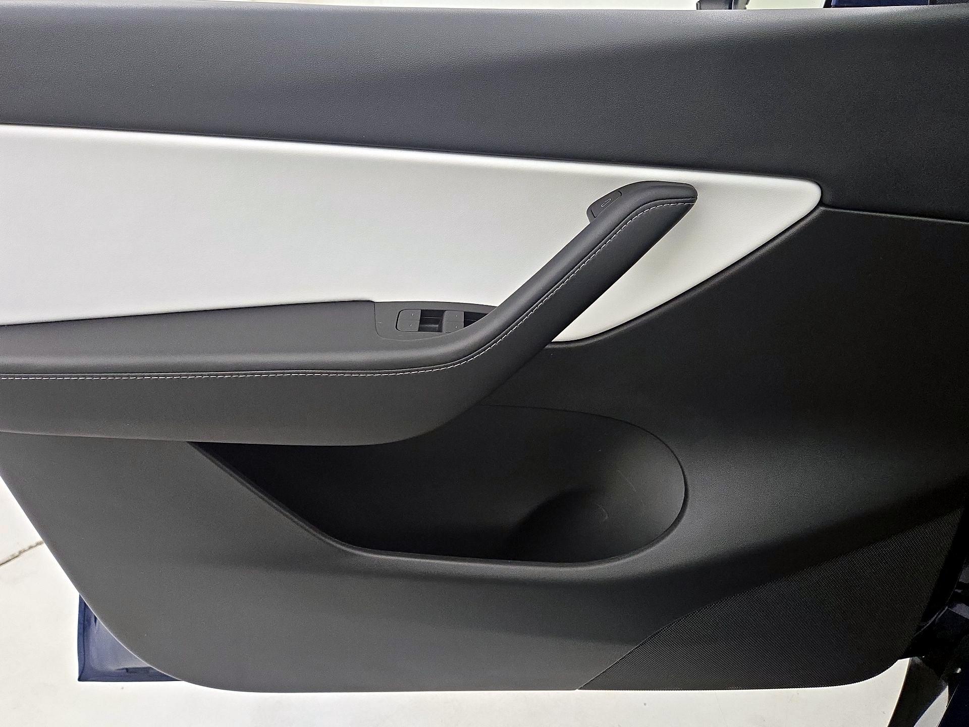 Thumbnail: 2022 Tesla Model Y - 12