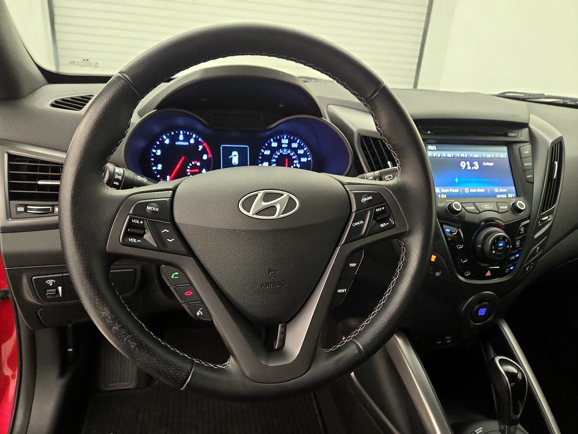 Thumbnail: 2016 Hyundai Veloster - 10