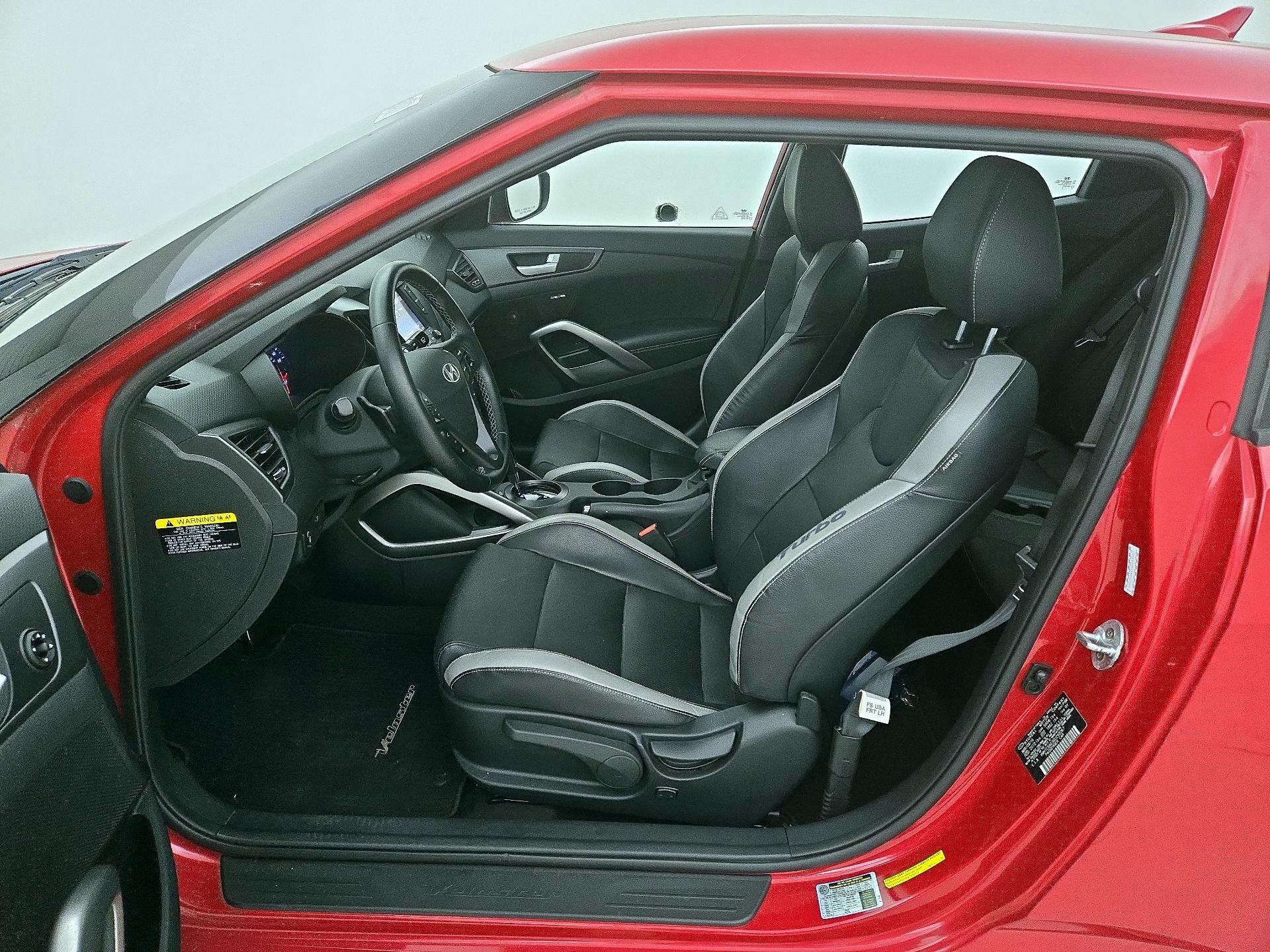 Thumbnail: 2016 Hyundai Veloster - 11