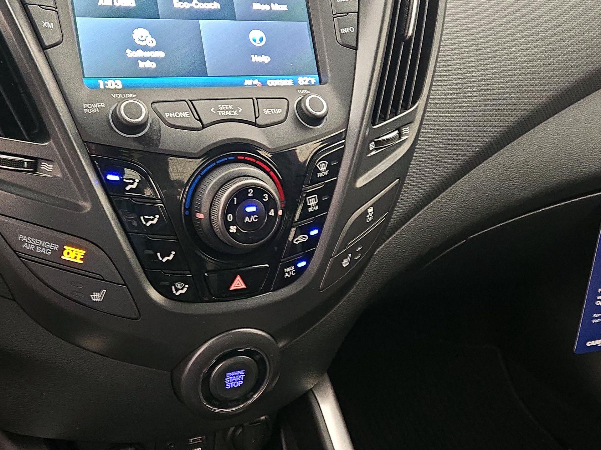Thumbnail: 2016 Hyundai Veloster - 15