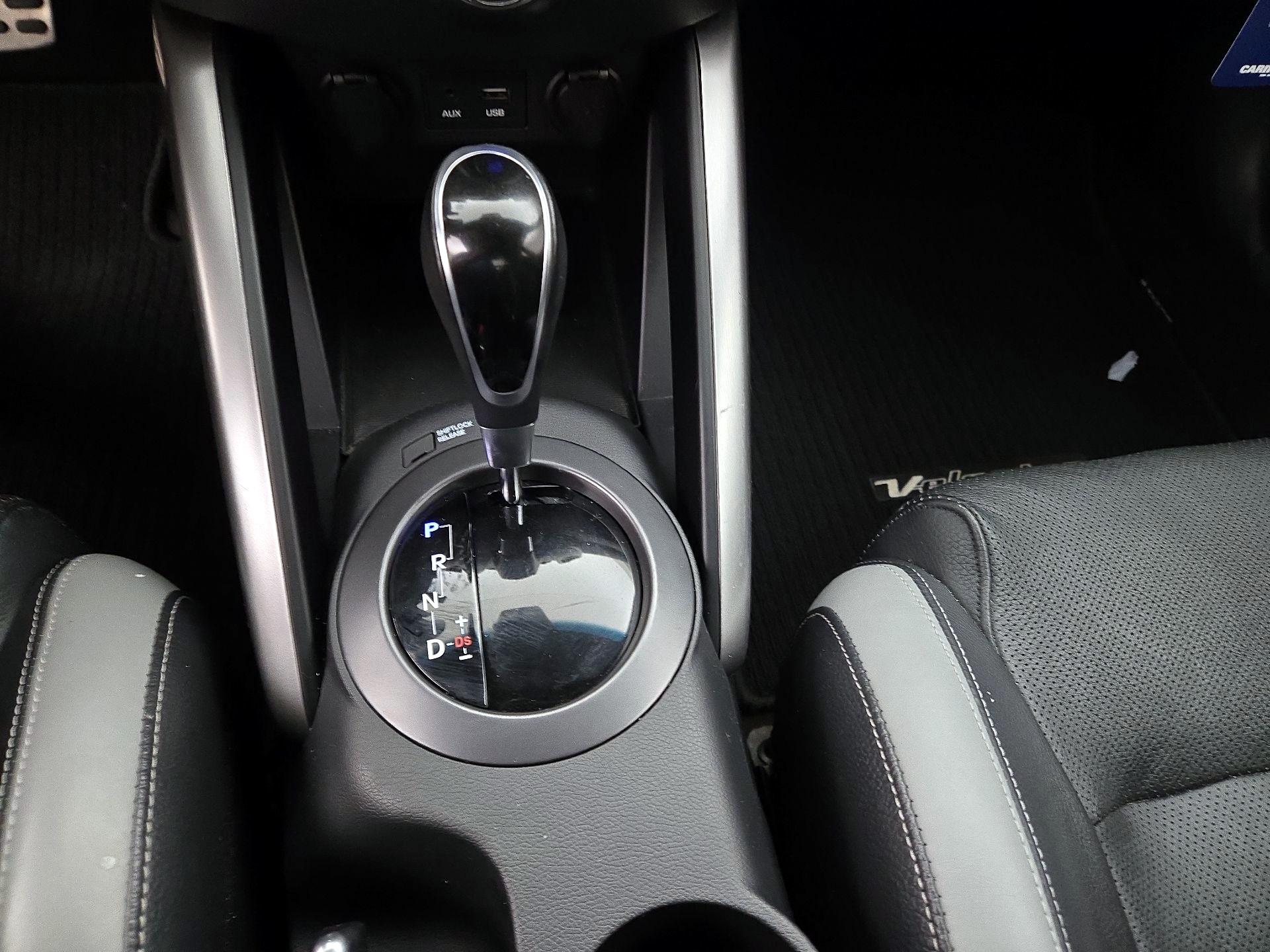 Thumbnail: 2016 Hyundai Veloster - 16