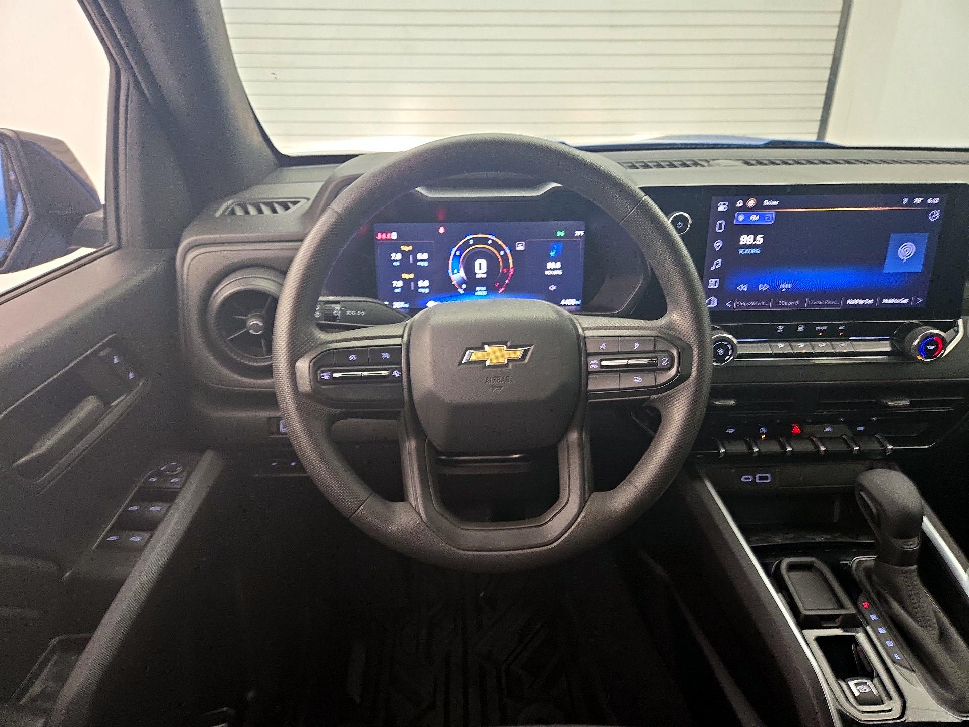 Thumbnail: 2024 Chevrolet Colorado - 10