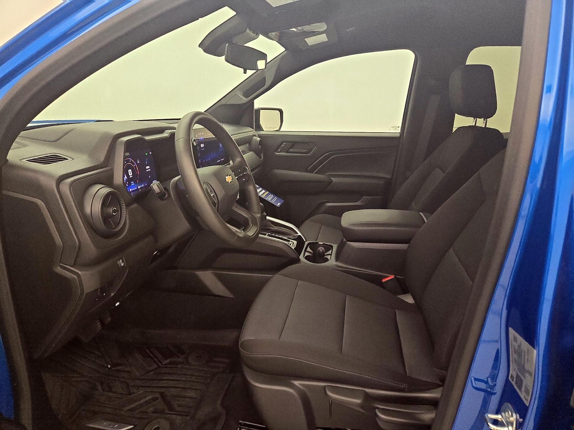 Thumbnail: 2024 Chevrolet Colorado - 11