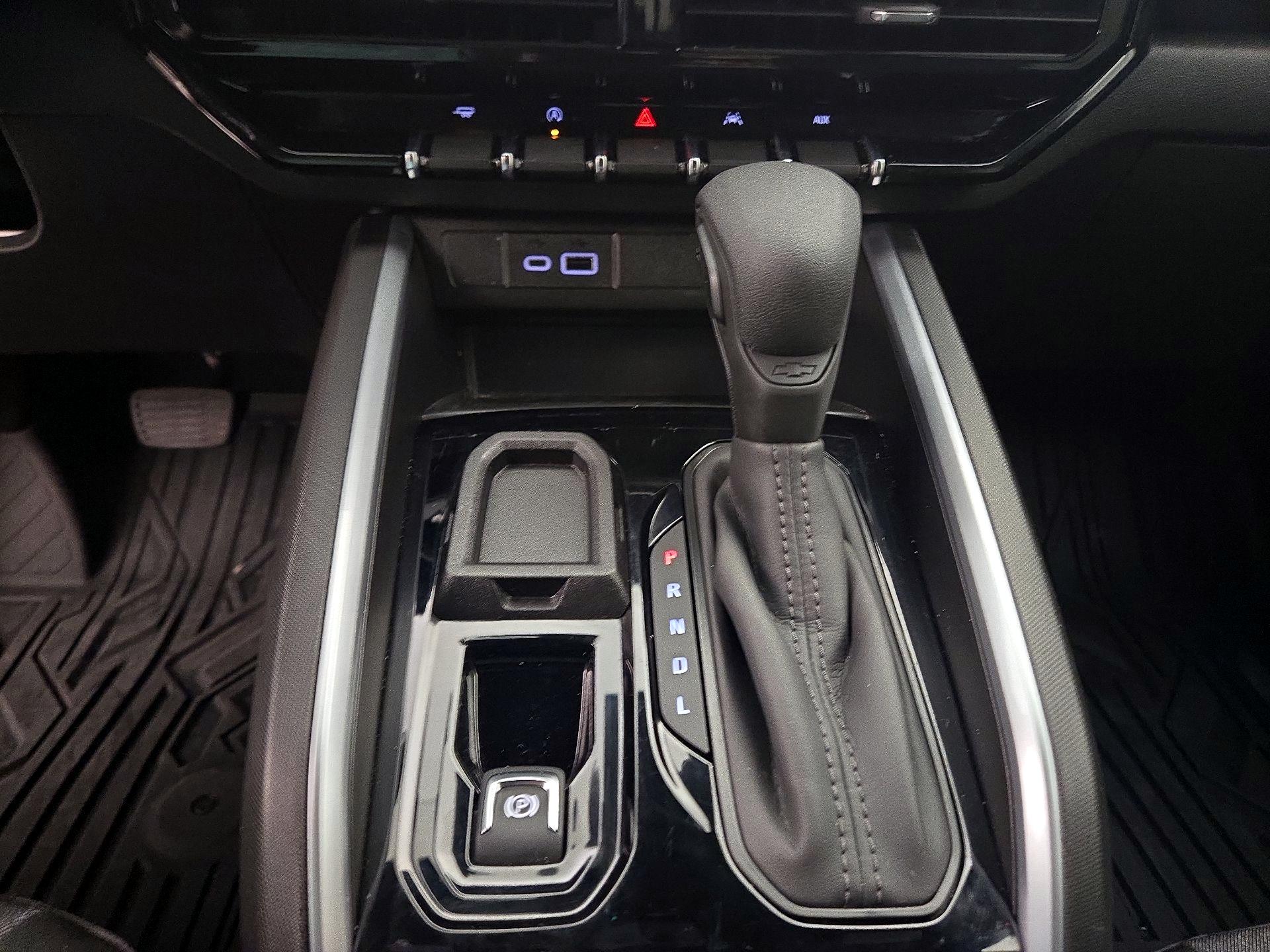 Thumbnail: 2024 Chevrolet Colorado - 17