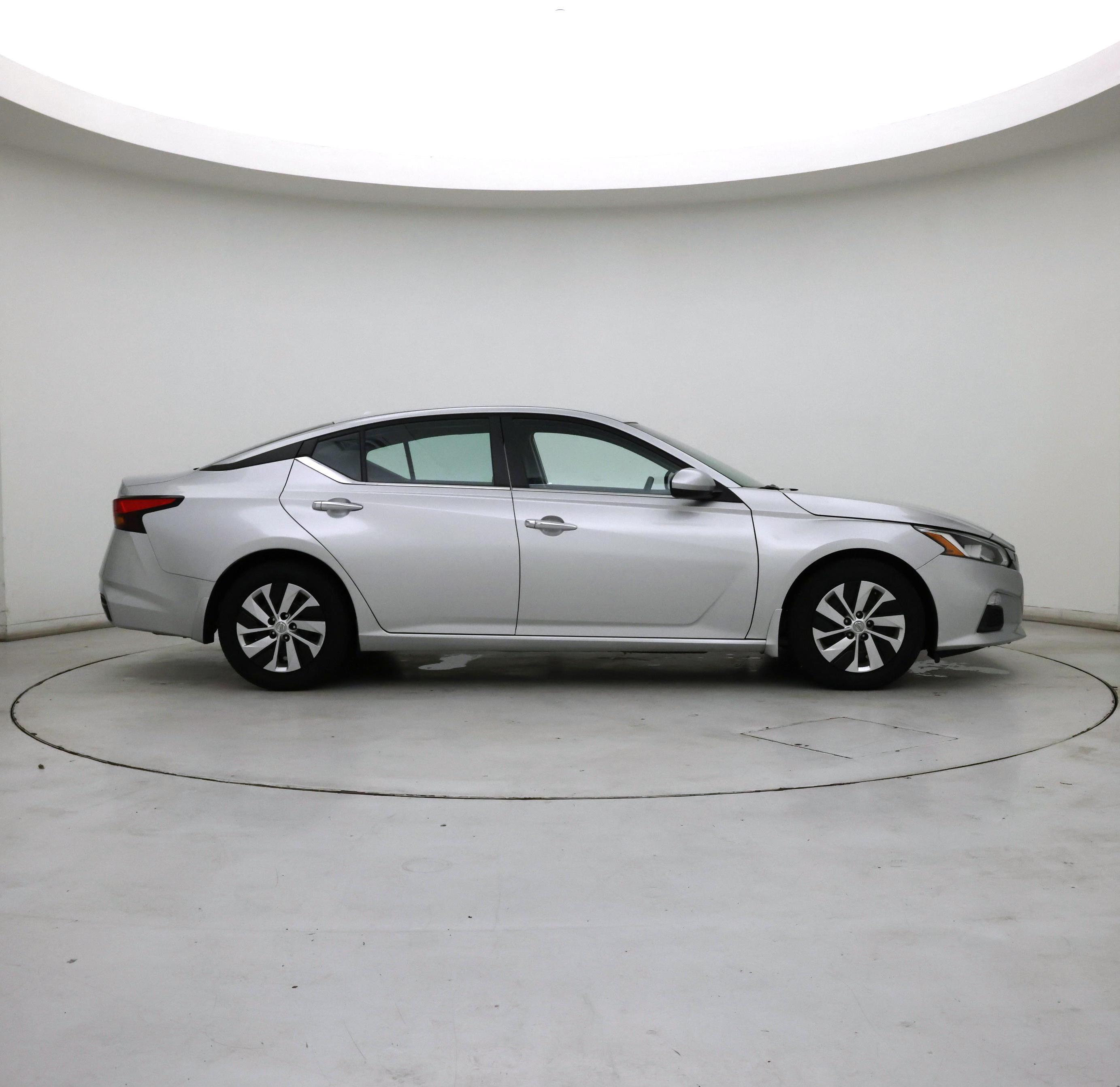 Thumbnail: 2020 Nissan Altima - 7