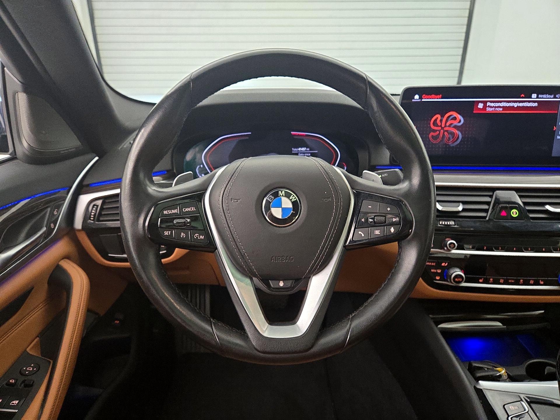 Thumbnail: 2021 BMW 5 Series - 10