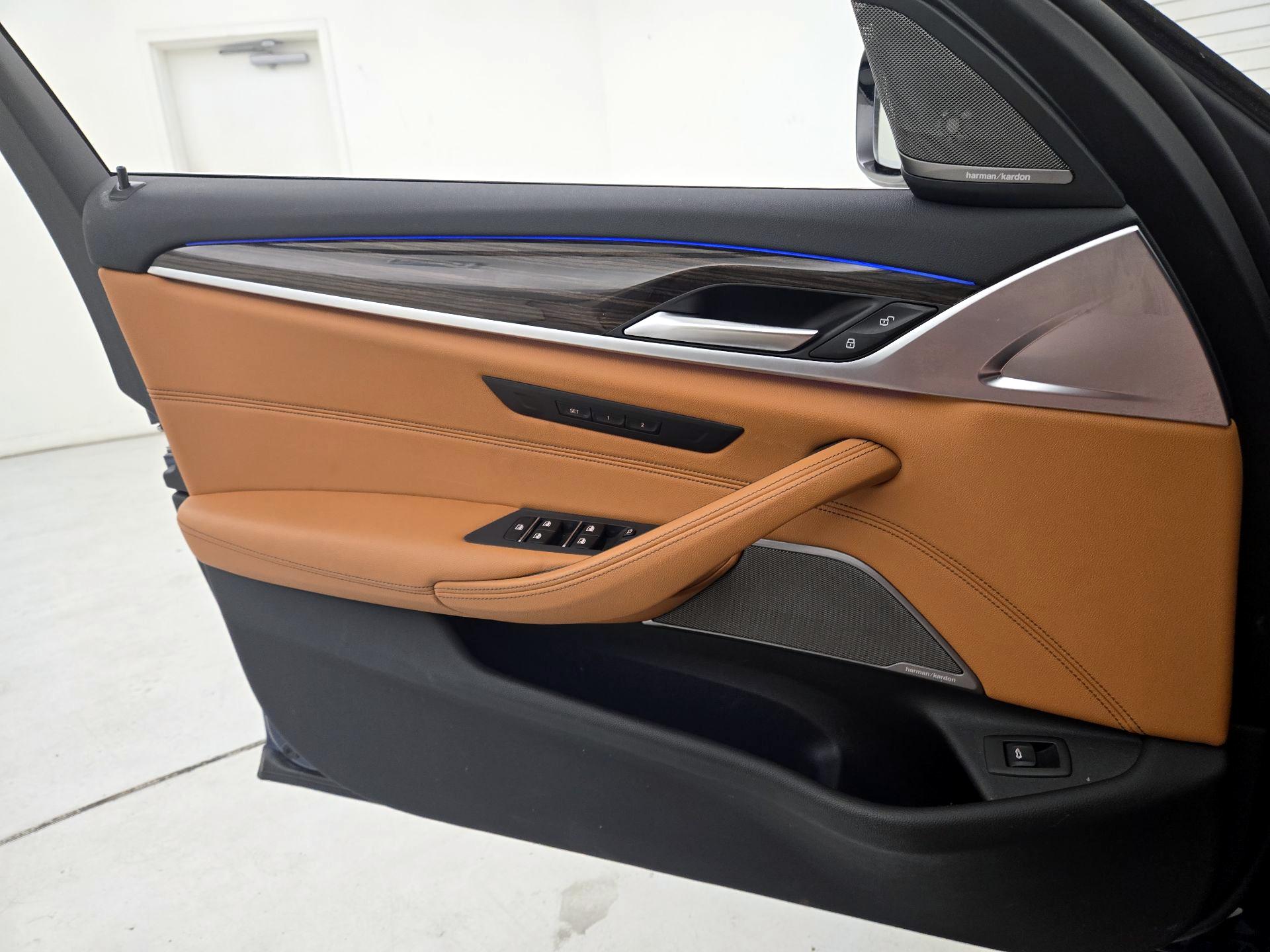 Thumbnail: 2021 BMW 5 Series - 12