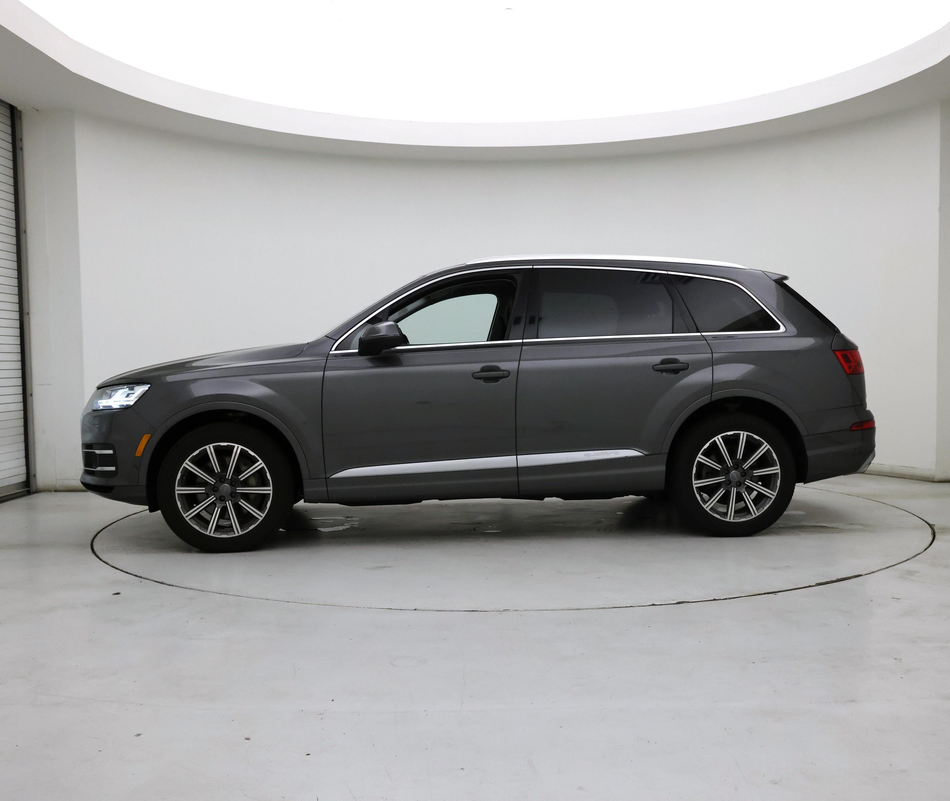 Thumbnail: 2019 Audi Q7 - 3