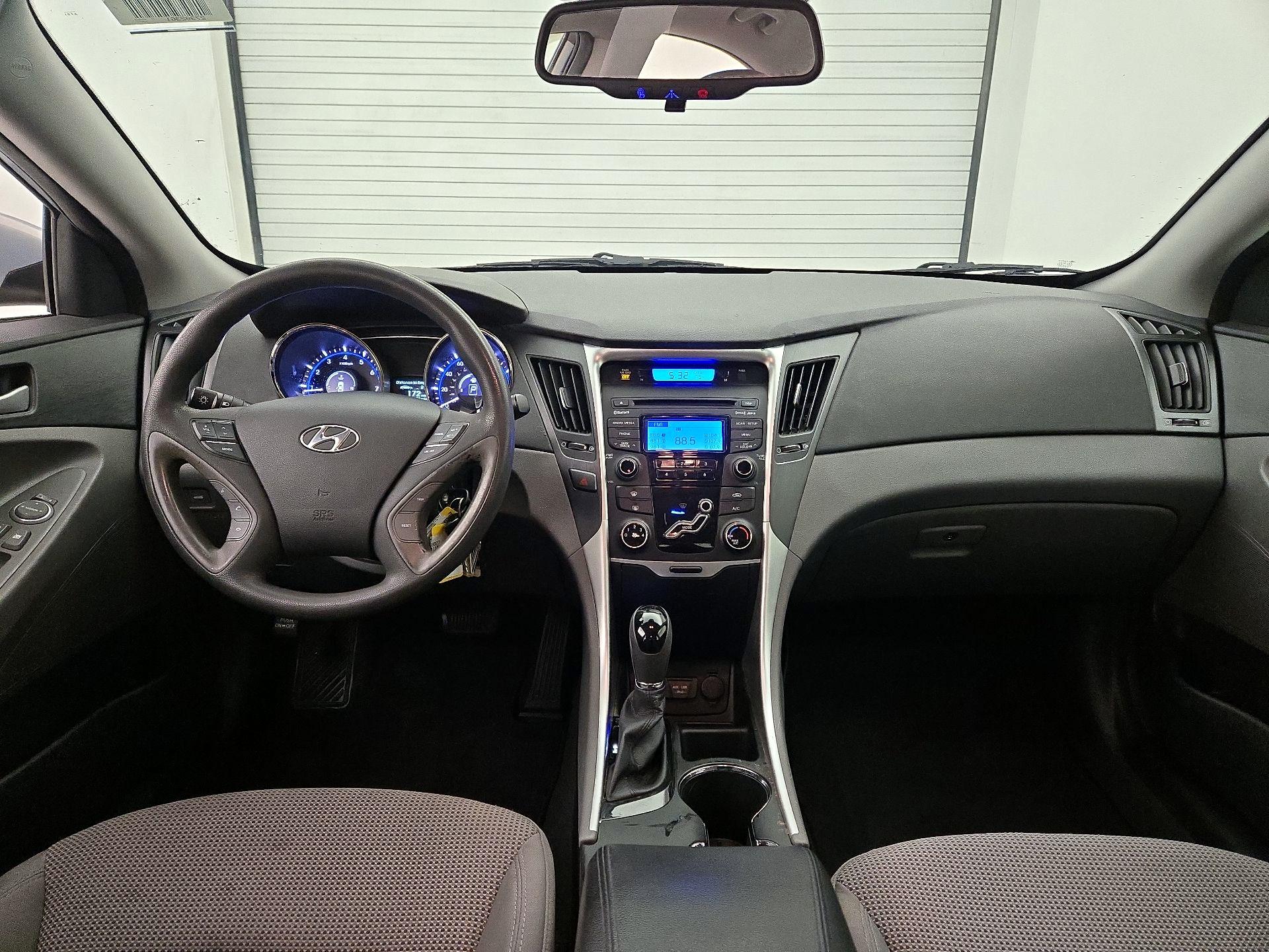 Thumbnail: 2013 Hyundai Sonata - 9