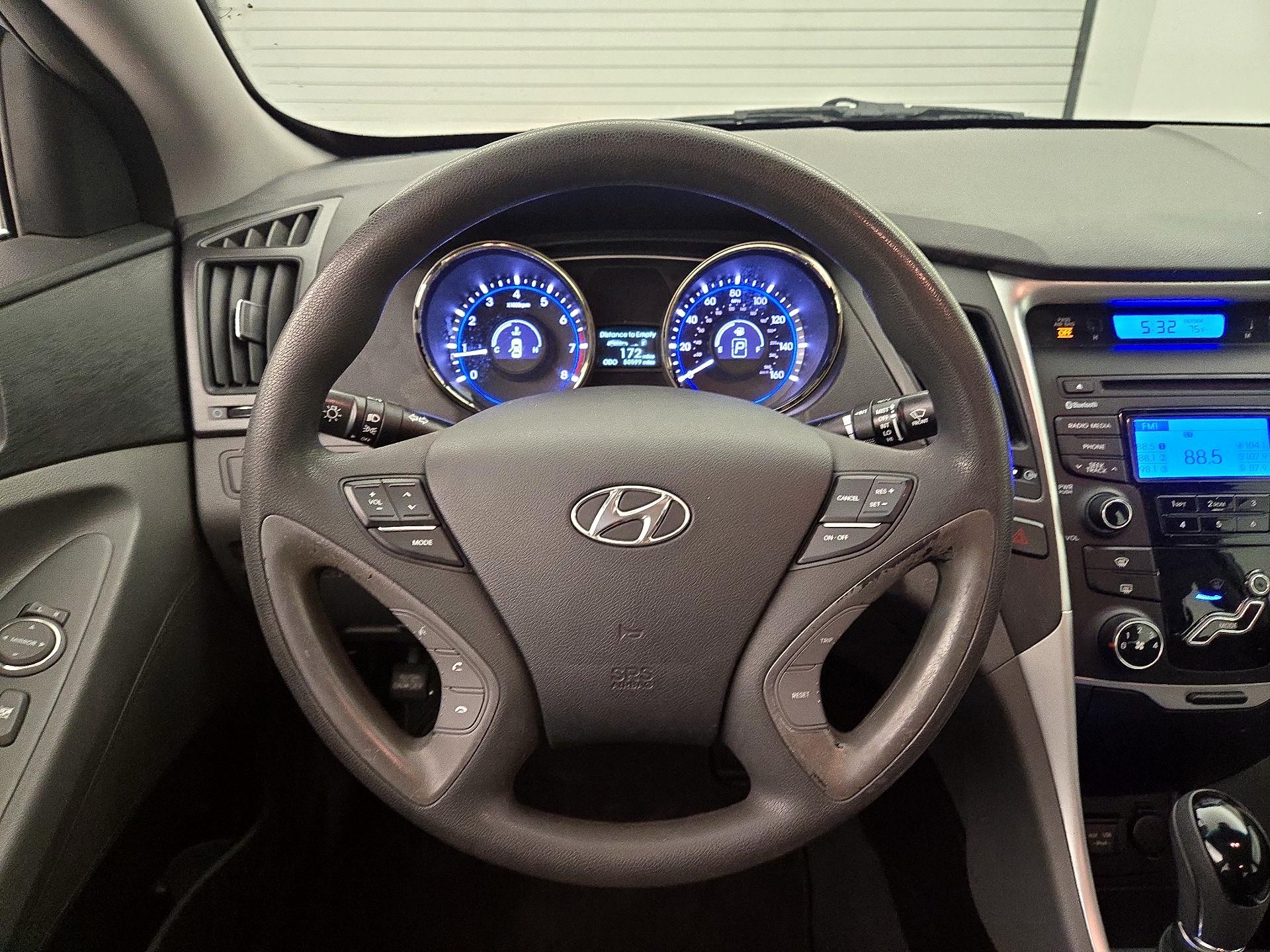 Thumbnail: 2013 Hyundai Sonata - 10