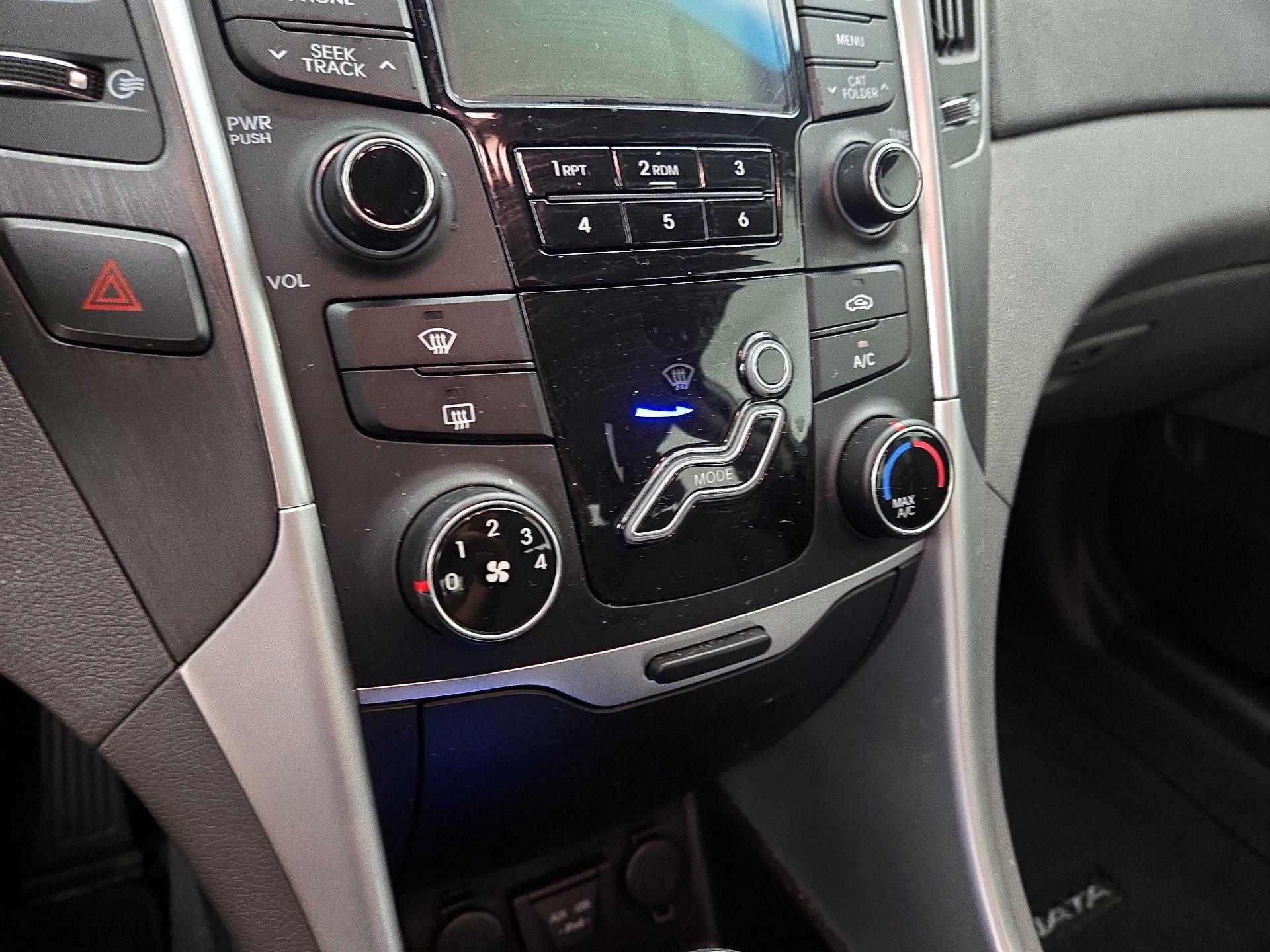 Thumbnail: 2013 Hyundai Sonata - 15