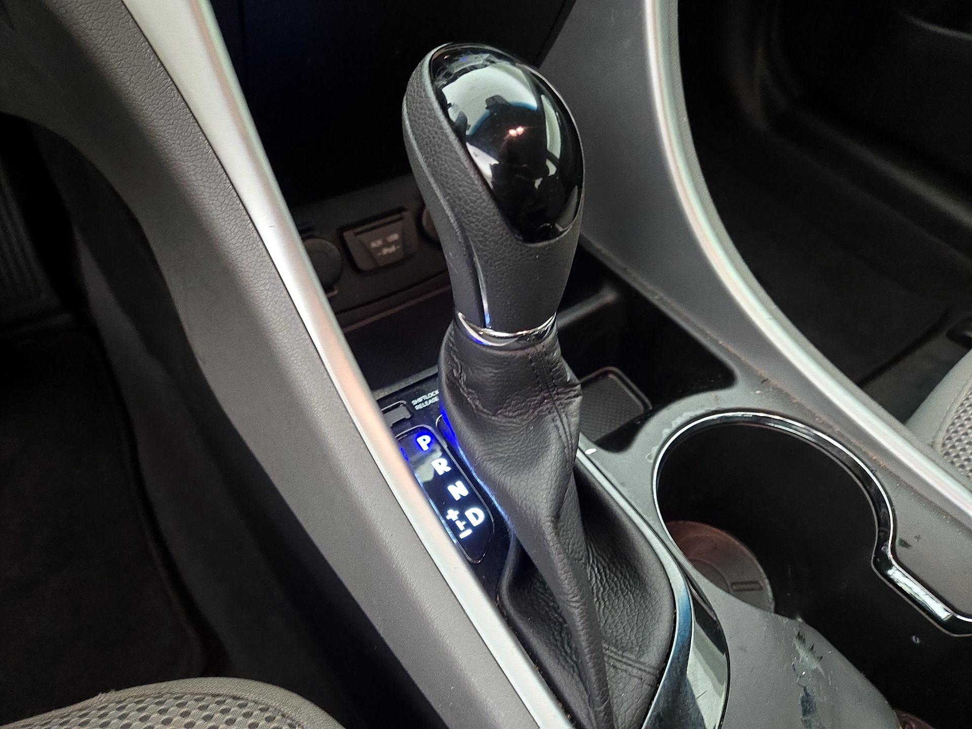 Thumbnail: 2013 Hyundai Sonata - 16