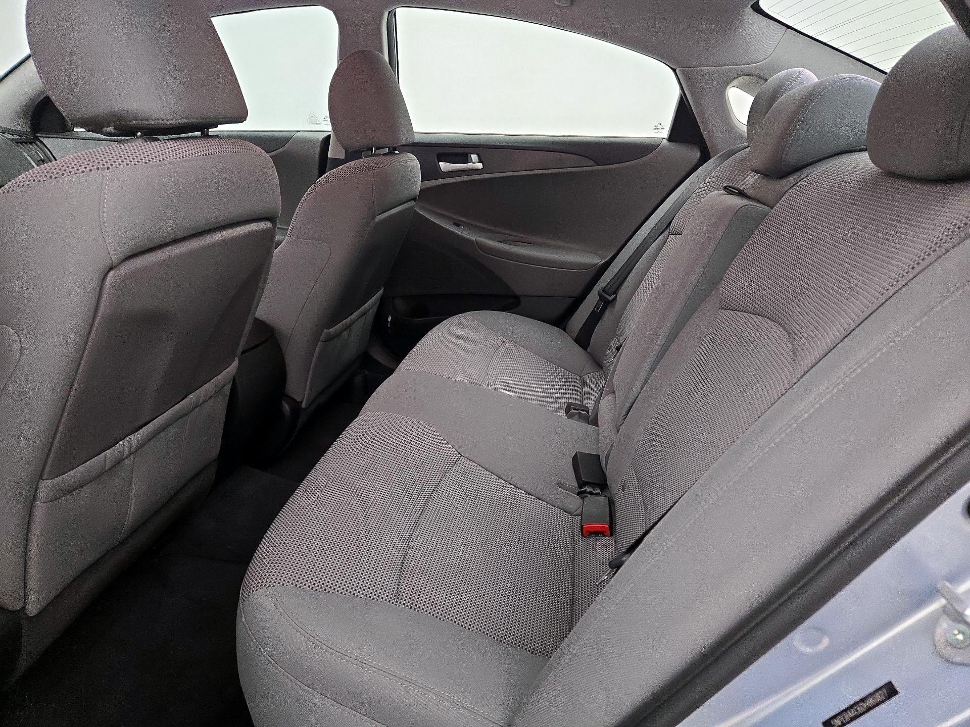 Thumbnail: 2013 Hyundai Sonata - 18