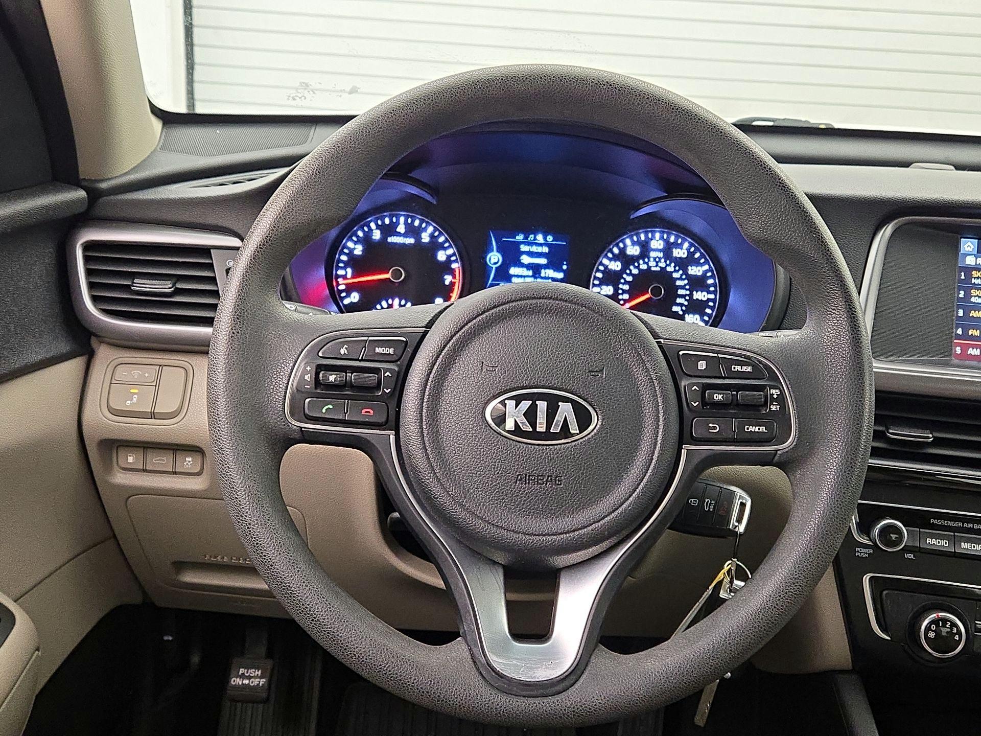 Thumbnail: 2017 Kia Optima - 10