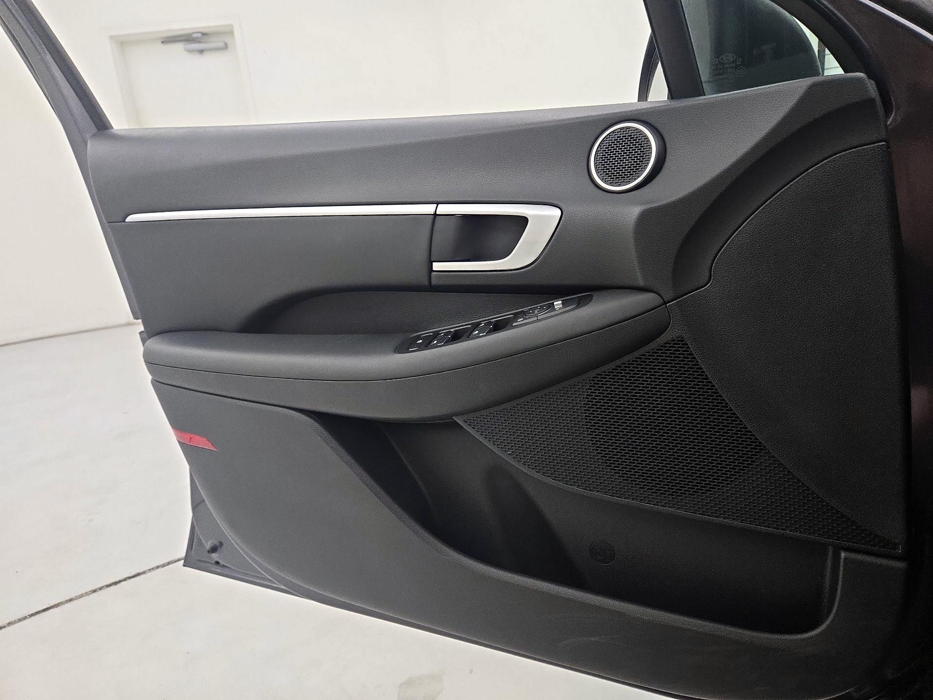 Thumbnail: 2020 Hyundai Sonata - 12
