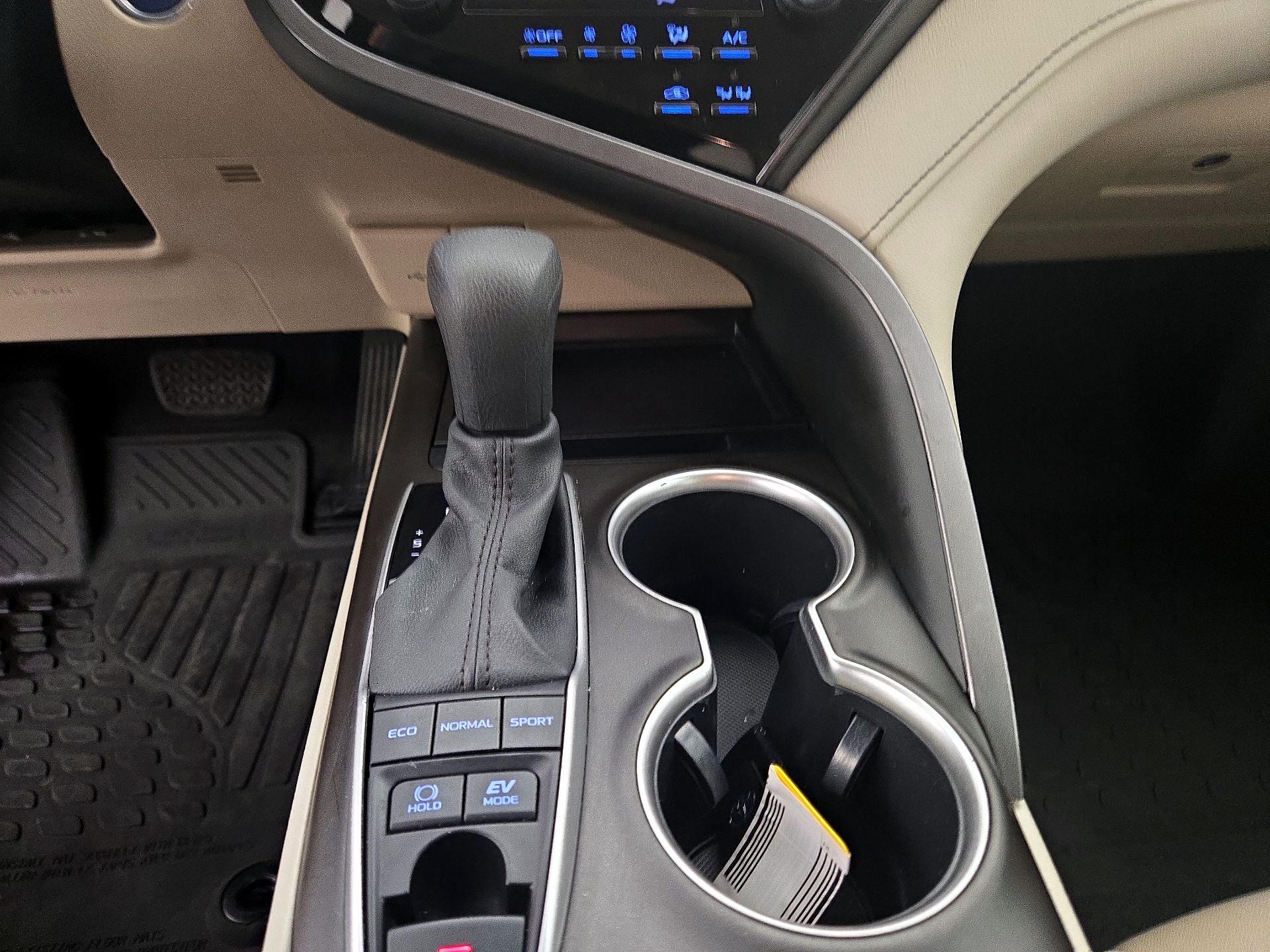 Thumbnail: 2021 Toyota Camry - 17