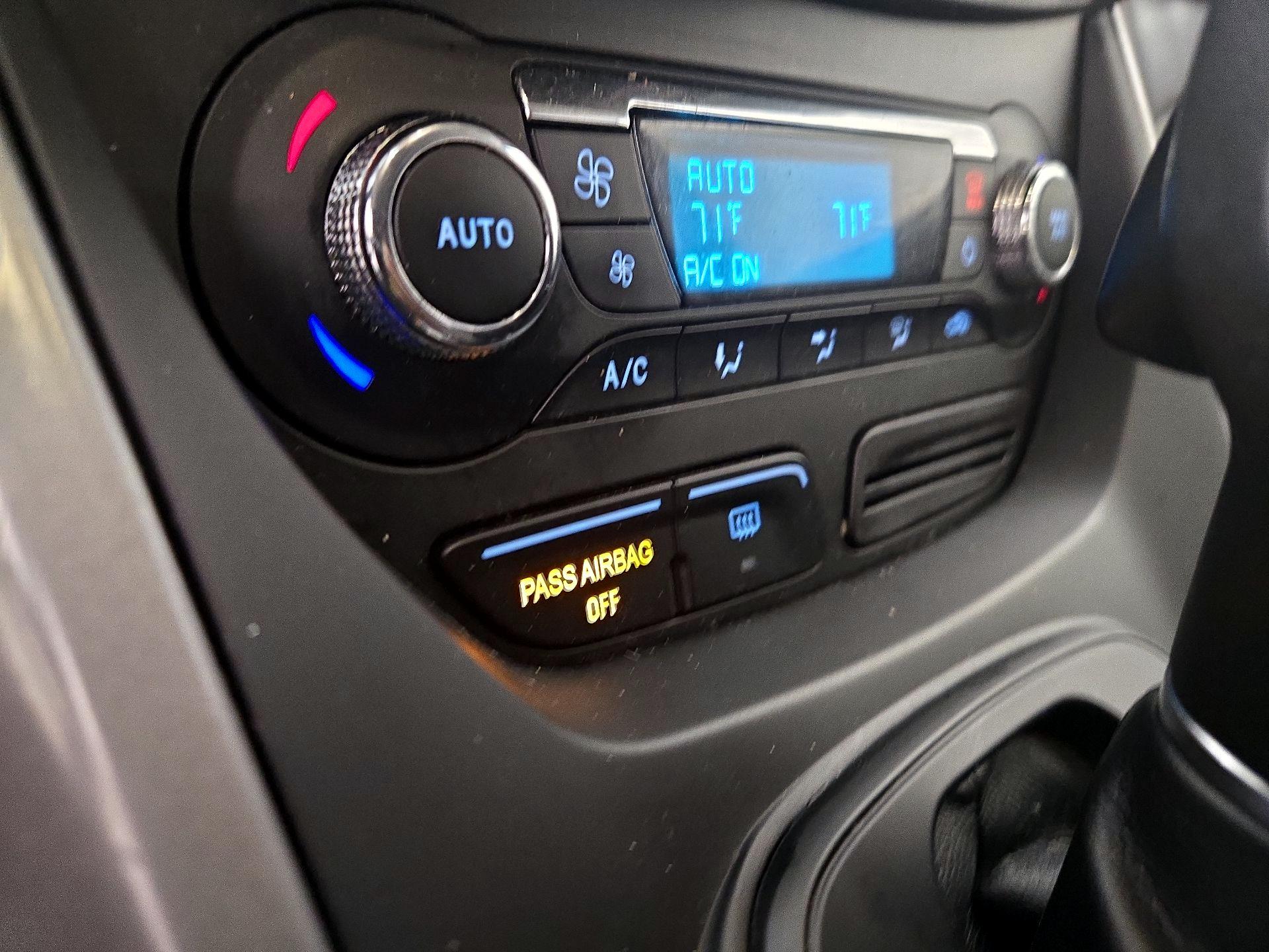 Thumbnail: 2016 Ford Escape - 16