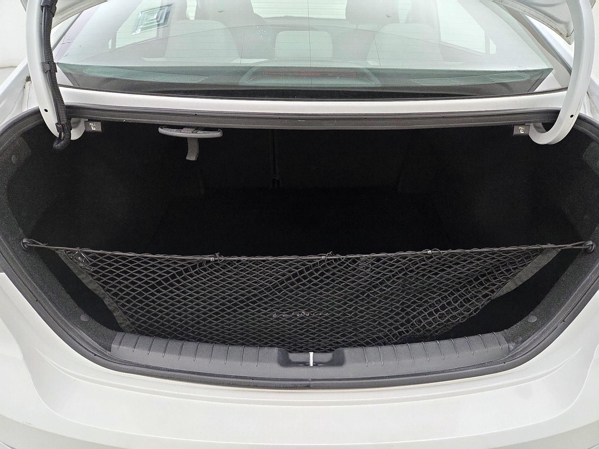 Thumbnail: 2017 Hyundai Elantra - 20