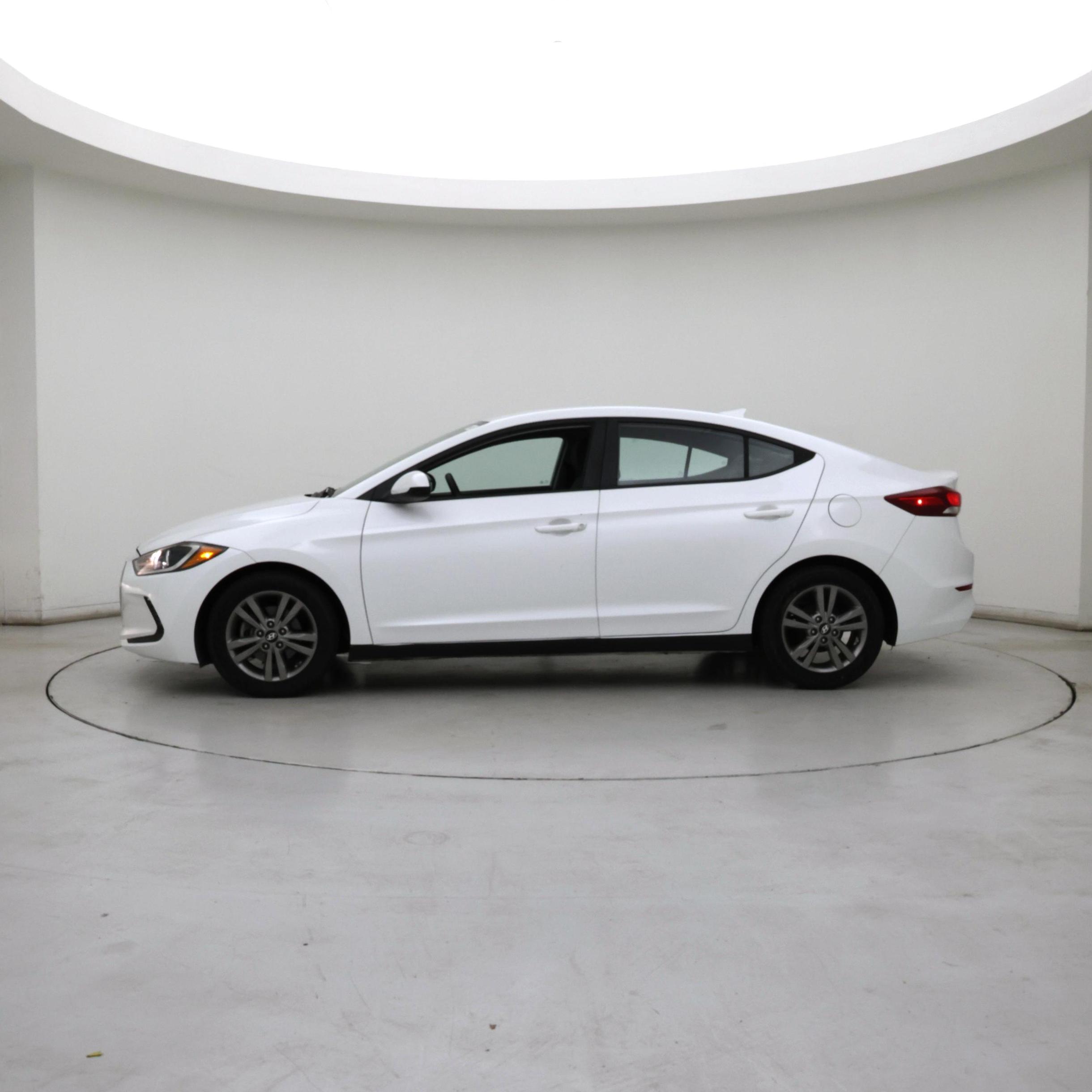 Thumbnail: 2017 Hyundai Elantra - 3