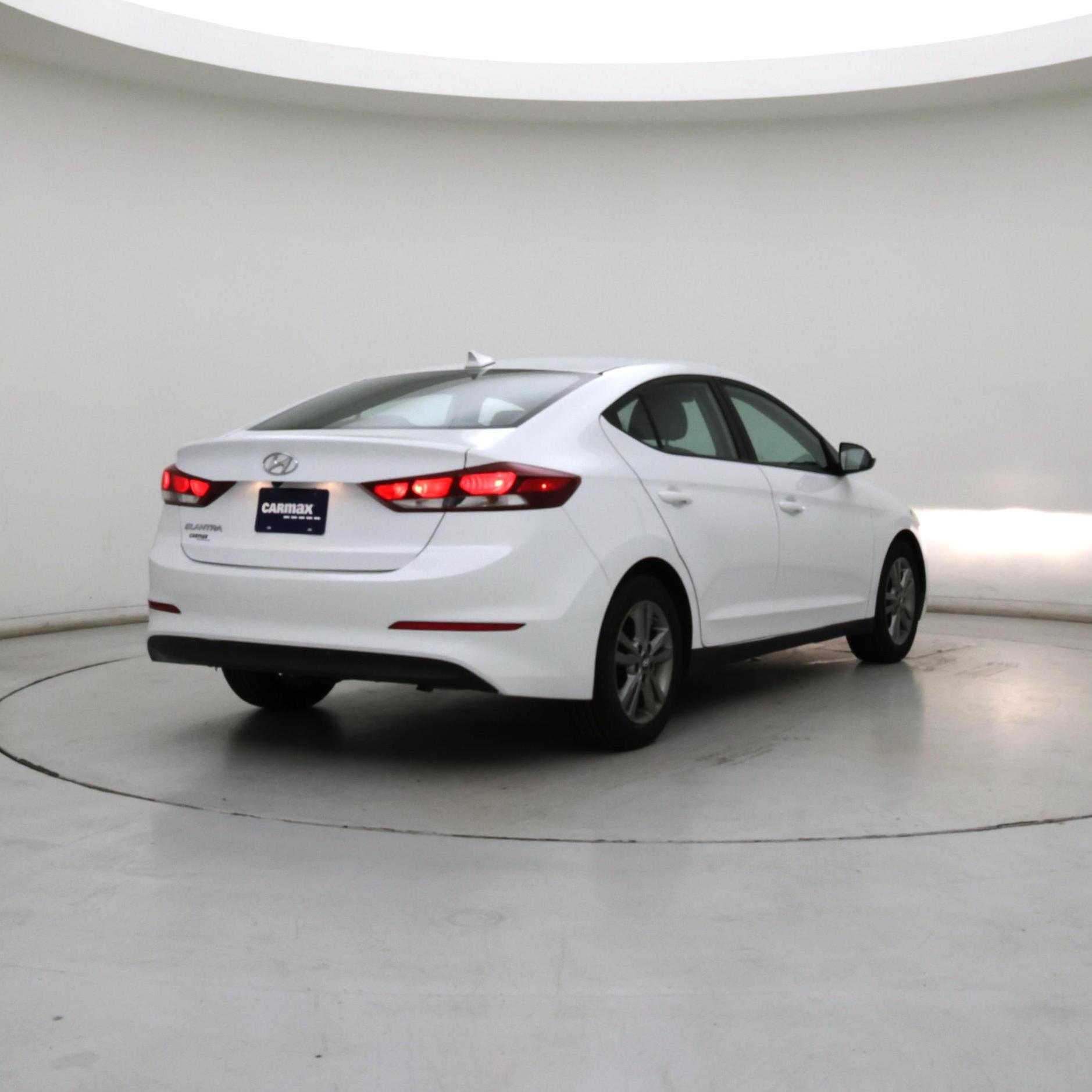 Thumbnail: 2017 Hyundai Elantra - 8