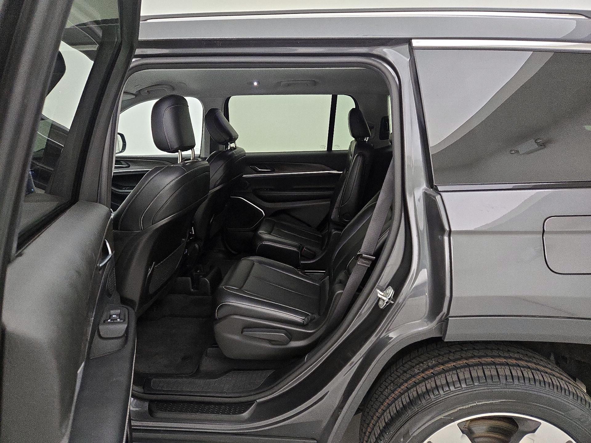 Thumbnail: 2021 Jeep Grand Cherokee L - 20