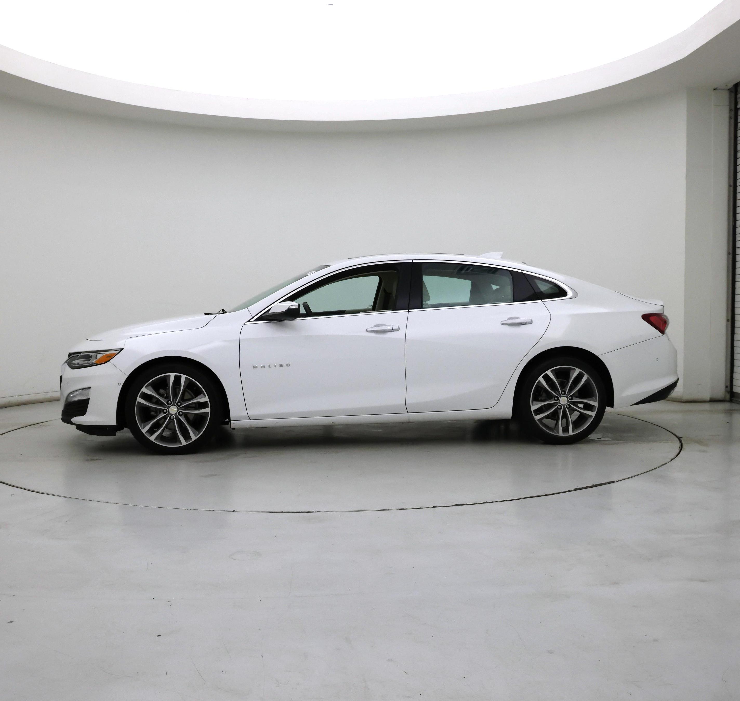 Thumbnail: 2021 Chevrolet Malibu - 3