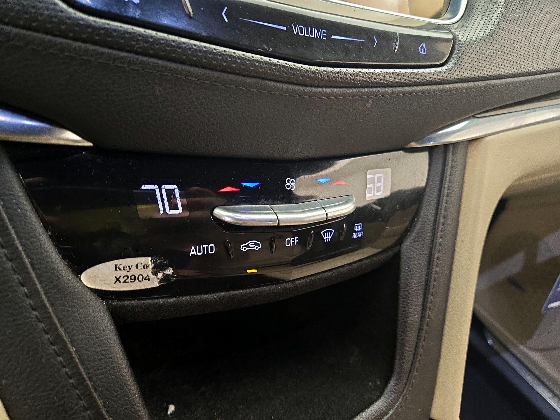 Thumbnail: 2017 Cadillac XT5 - 17