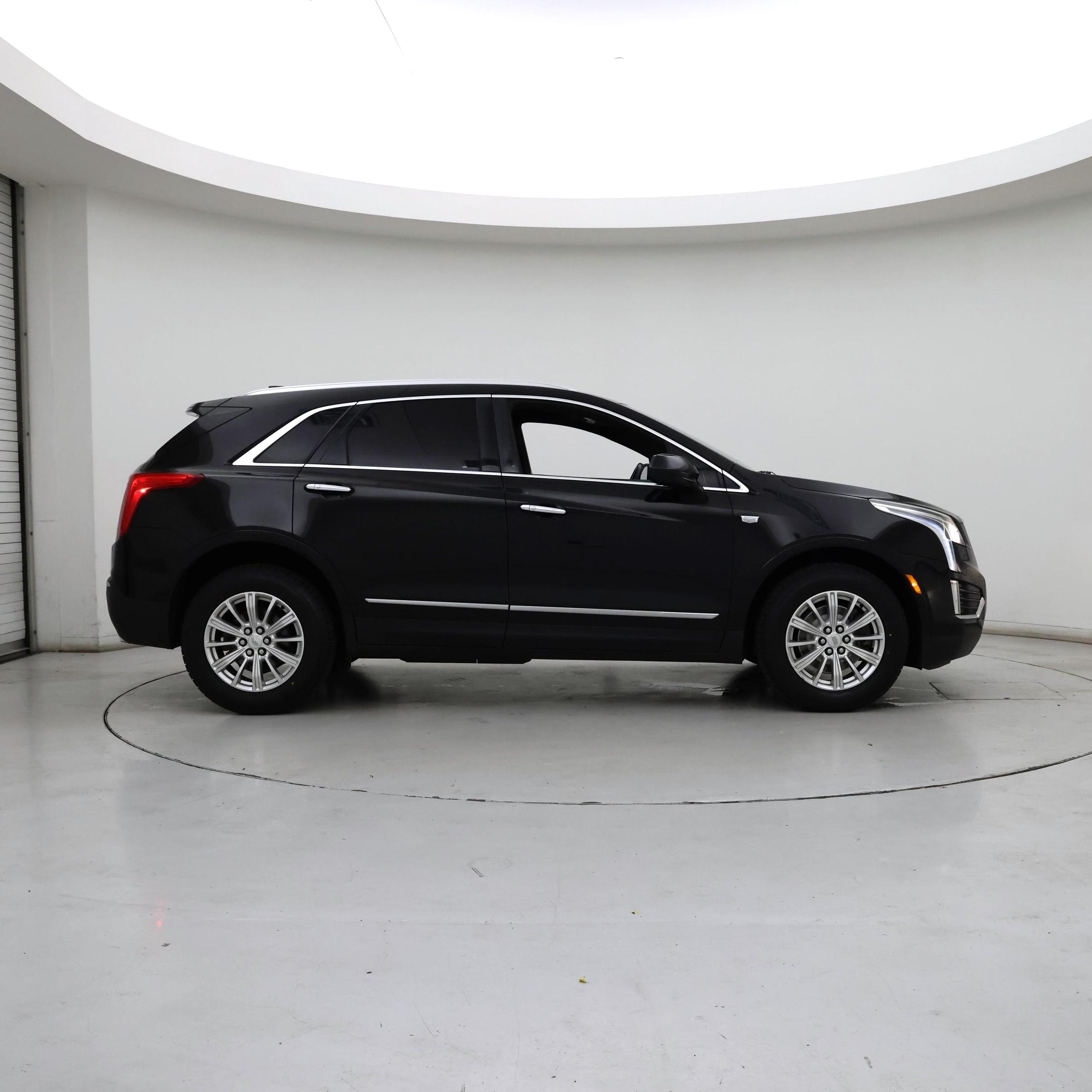 Thumbnail: 2017 Cadillac XT5 - 7