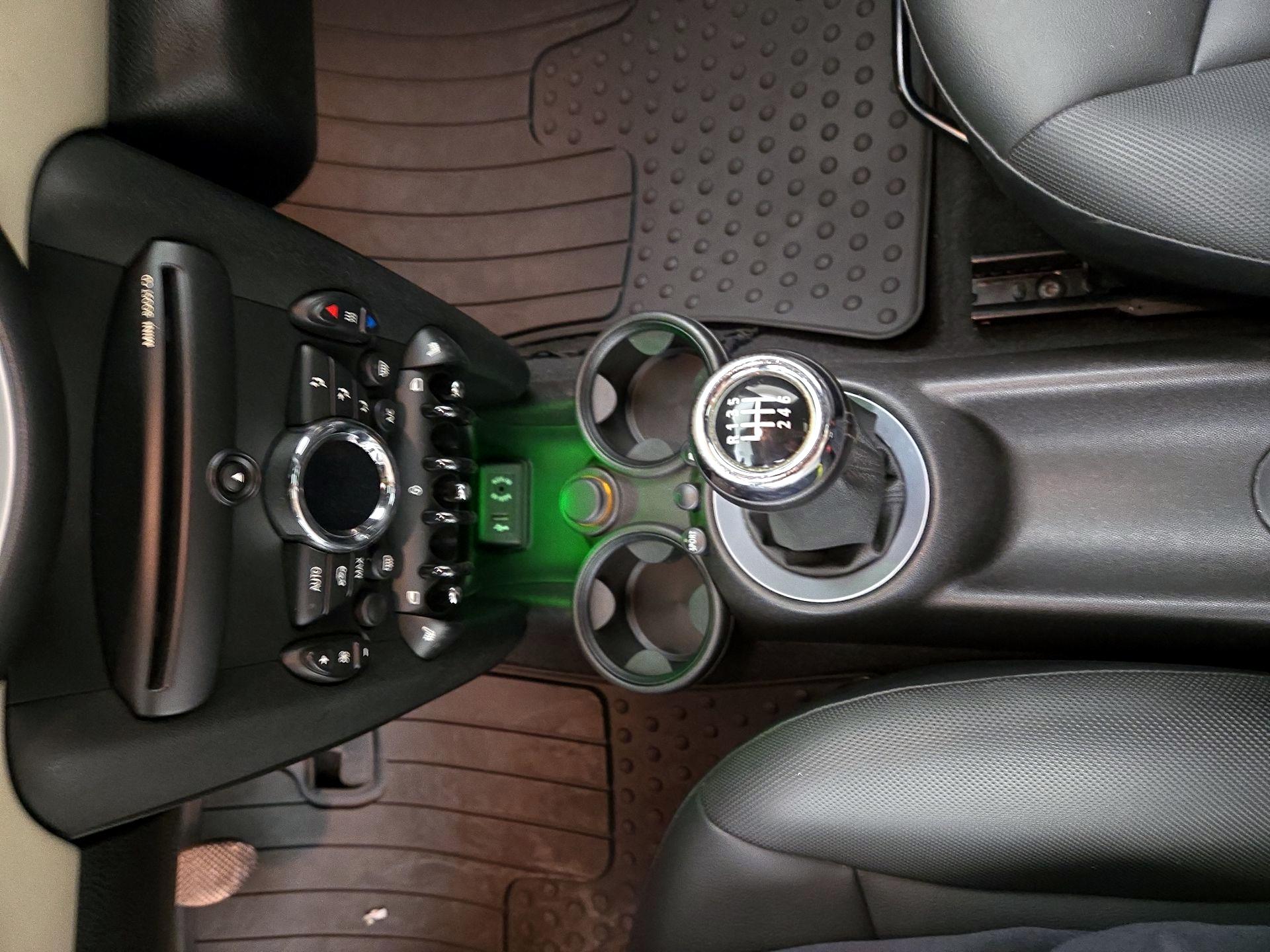 Thumbnail: 2015 MINI Cooper Roadster - 15